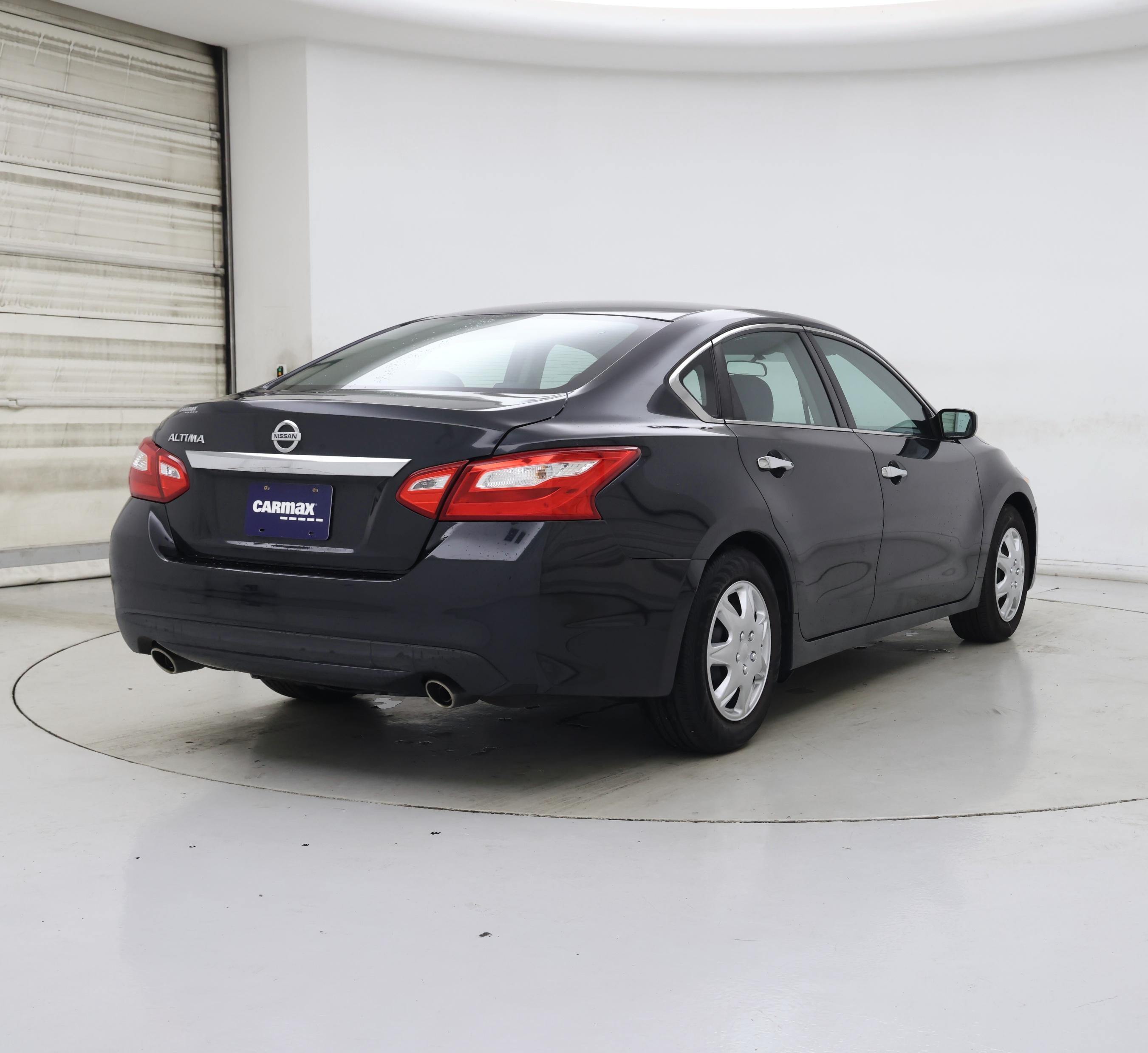 Thumbnail: 2016 Nissan Altima - 8