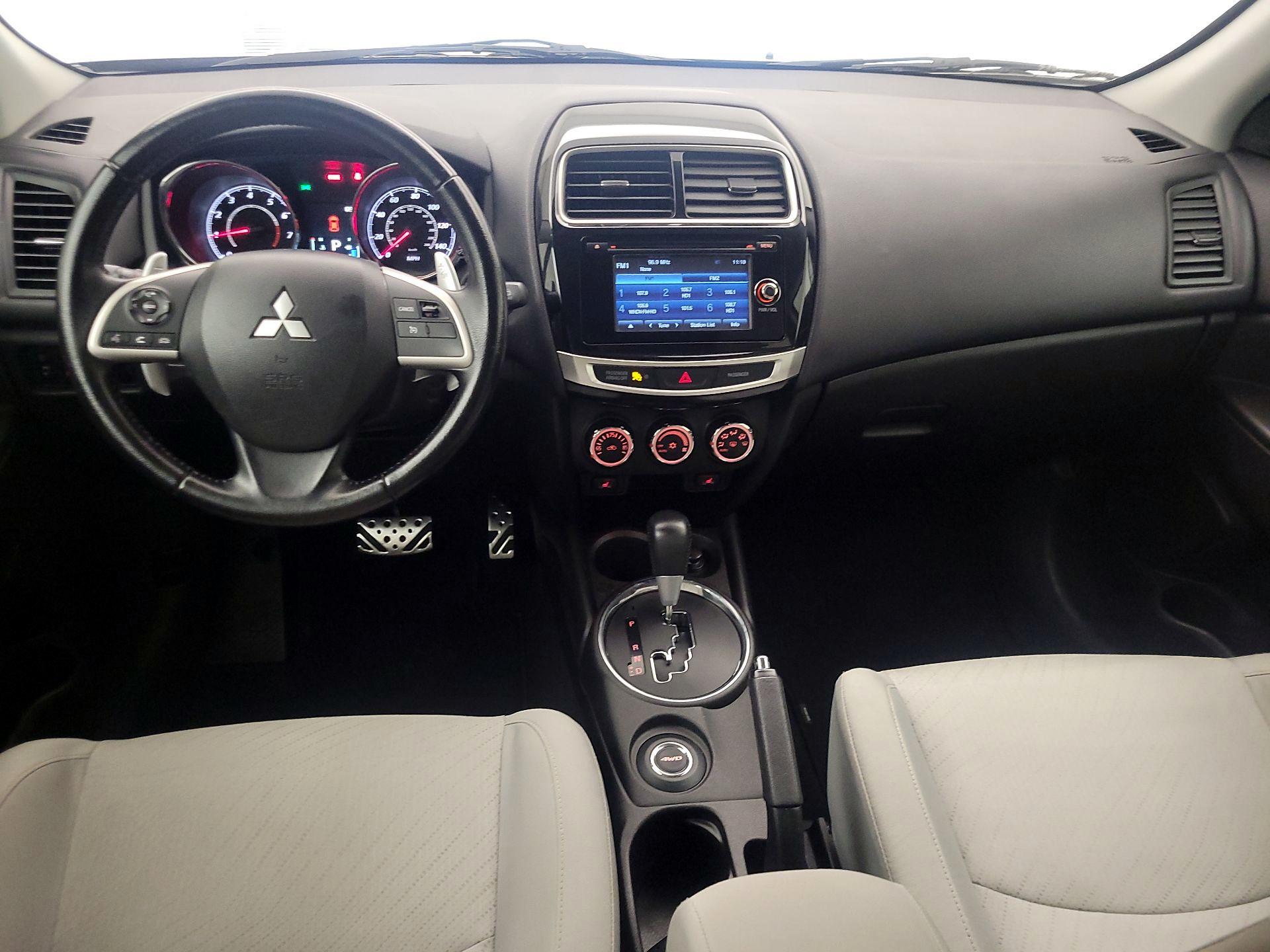 Thumbnail: 2015 Mitsubishi Outlander Sport - 9