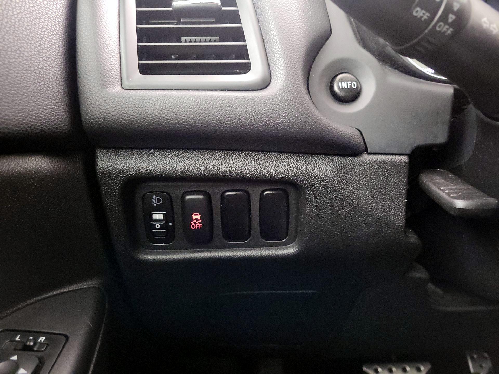 Thumbnail: 2015 Mitsubishi Outlander Sport - 13