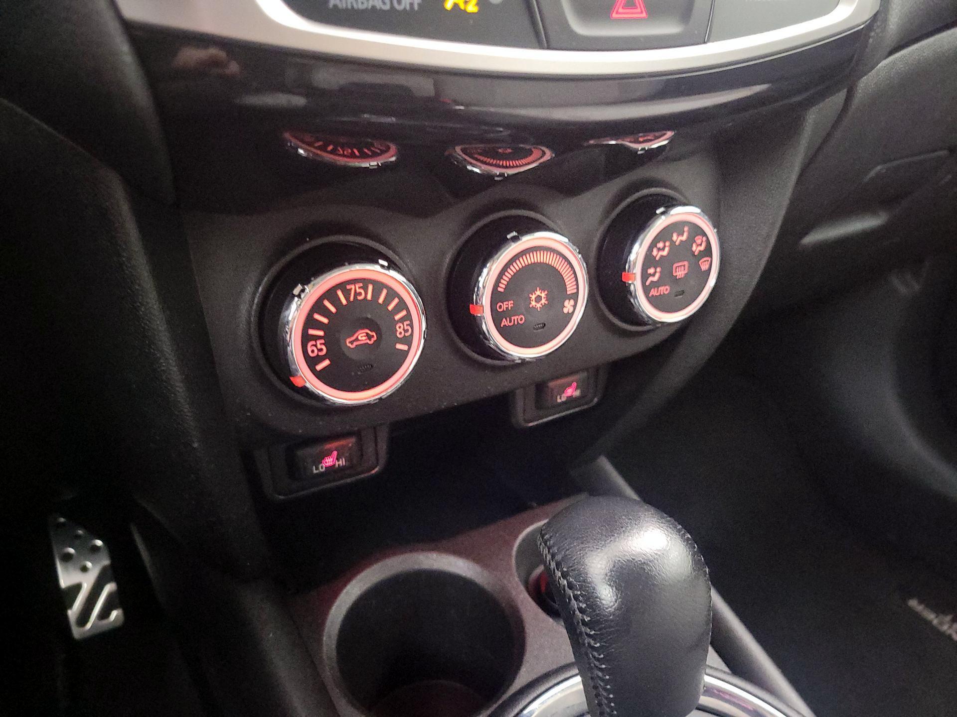 Thumbnail: 2015 Mitsubishi Outlander Sport - 16