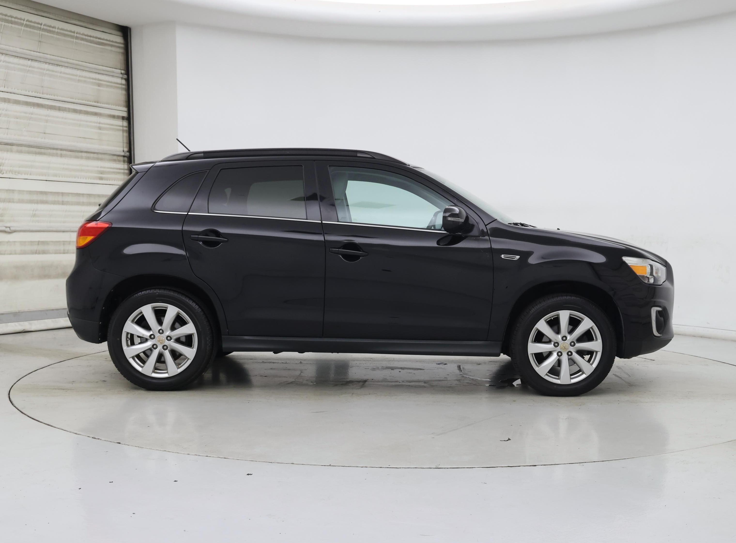 Thumbnail: 2015 Mitsubishi Outlander Sport - 7