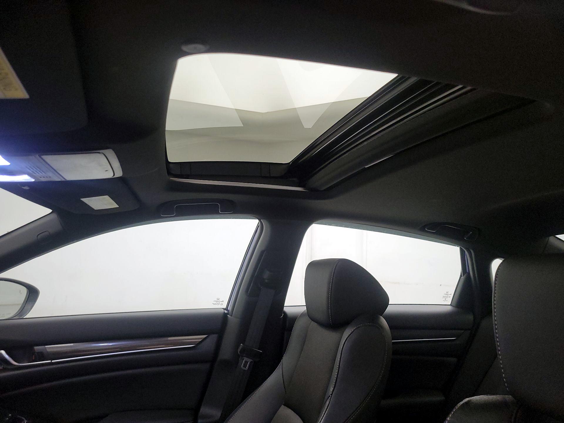 Thumbnail: 2019 Honda Accord - 17
