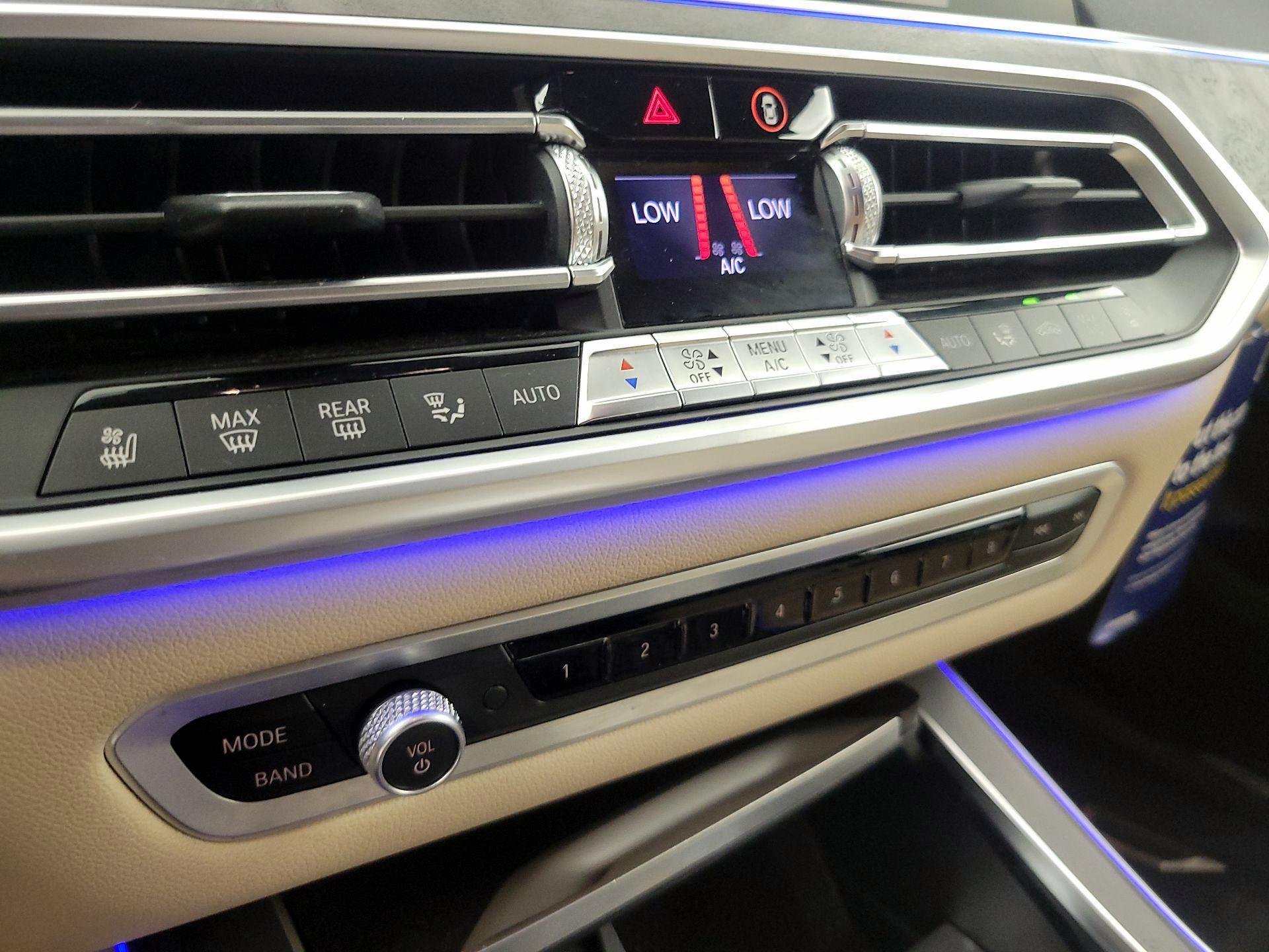 Thumbnail: 2021 BMW X7 - 17