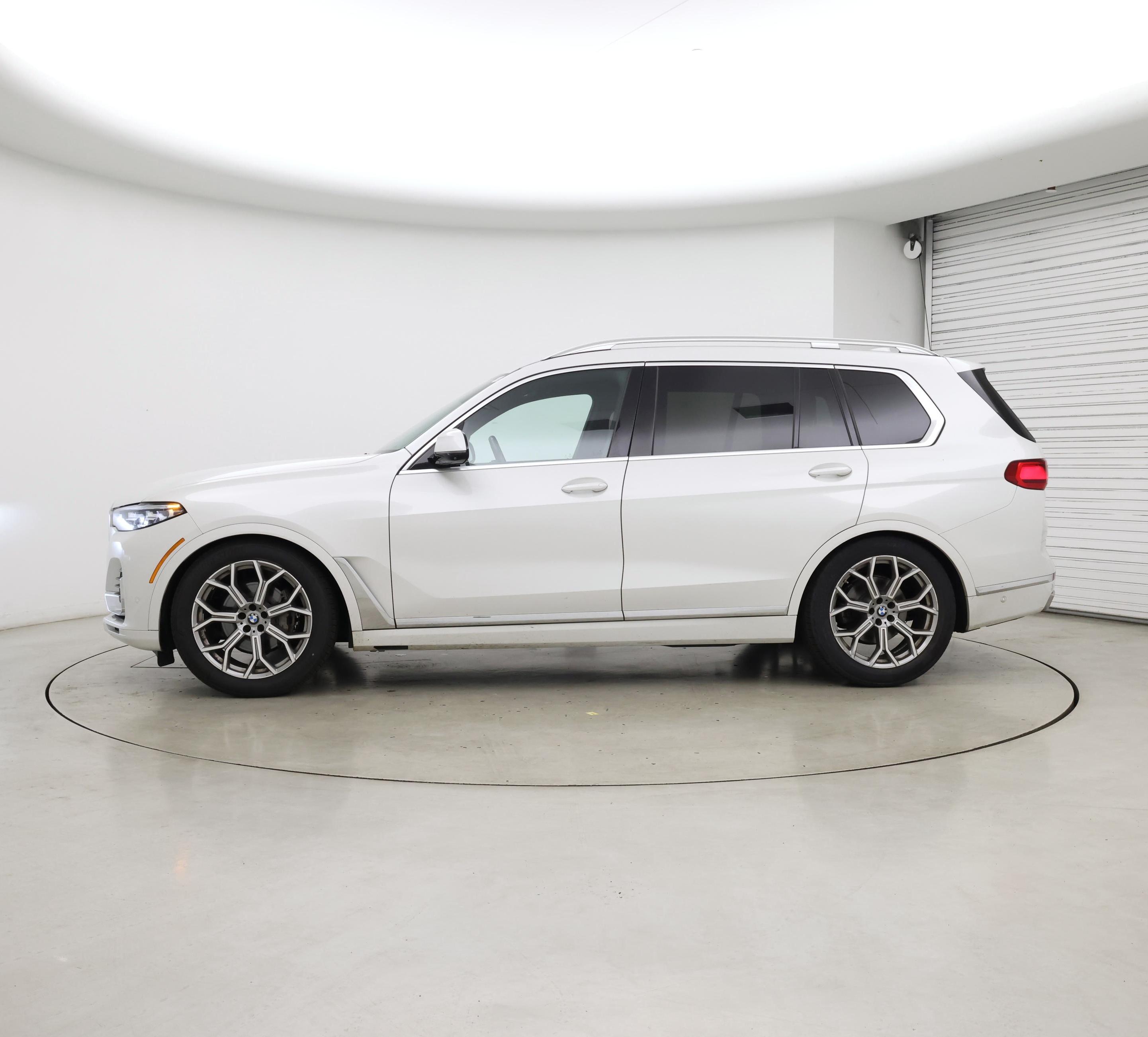 Thumbnail: 2021 BMW X7 - 3