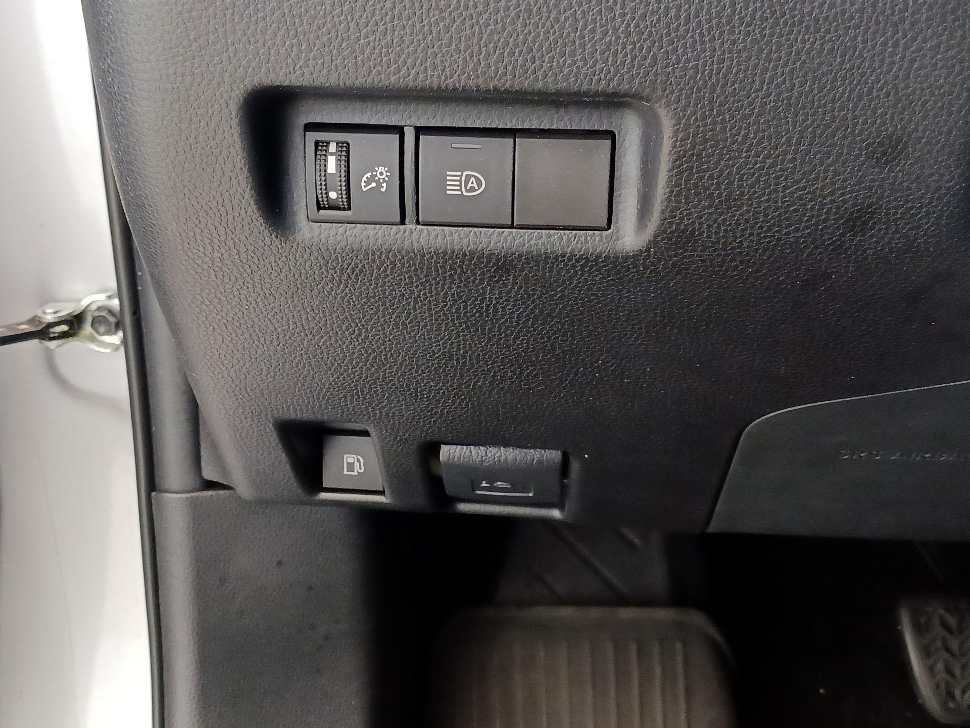 Thumbnail: 2021 Toyota RAV4 - 13