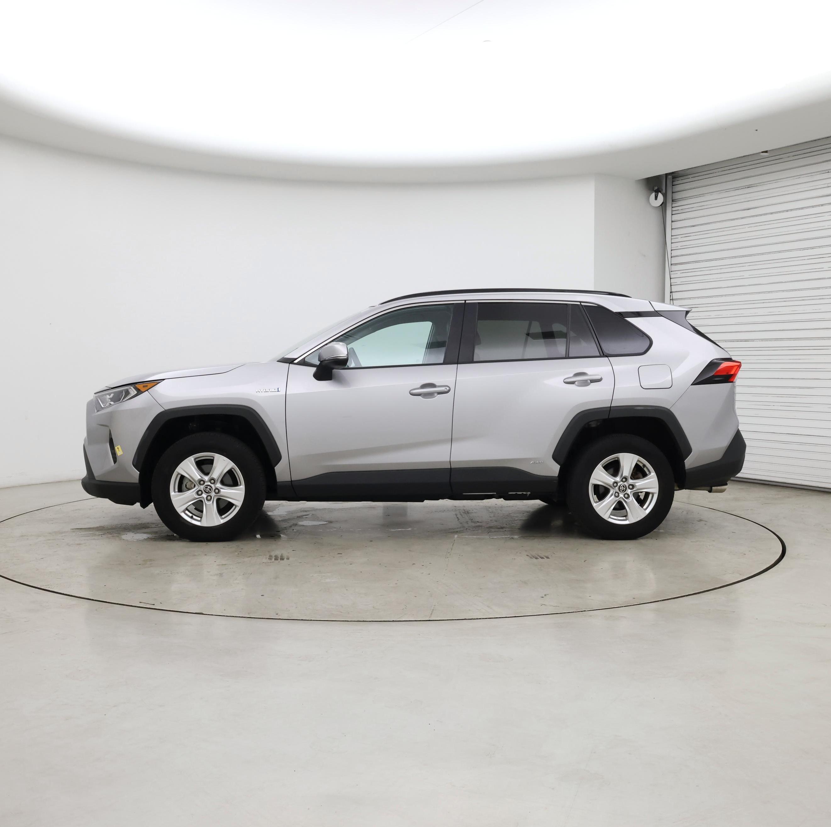 Thumbnail: 2021 Toyota RAV4 - 3