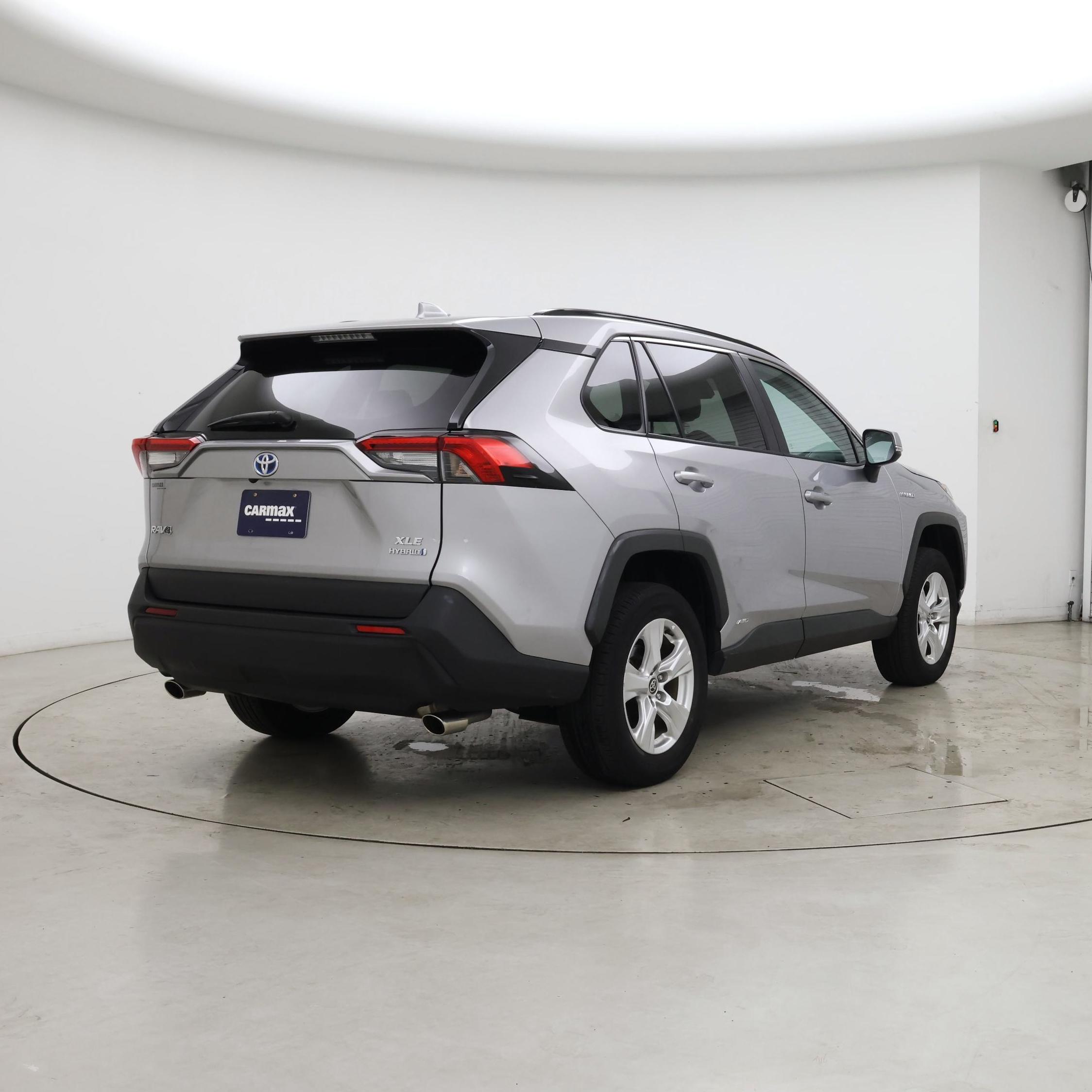 Thumbnail: 2021 Toyota RAV4 - 8