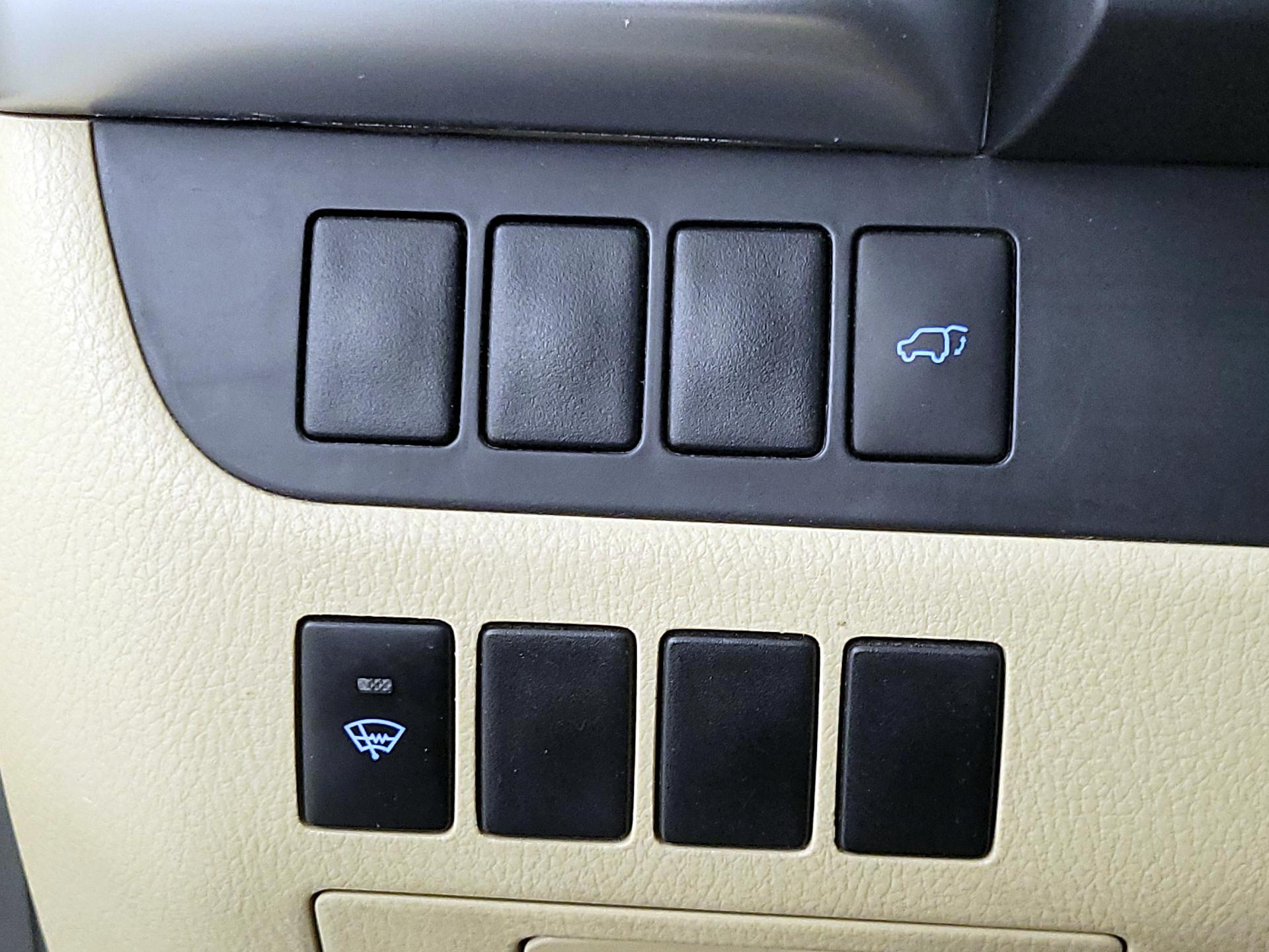 Thumbnail: 2016 Toyota Highlander - 13