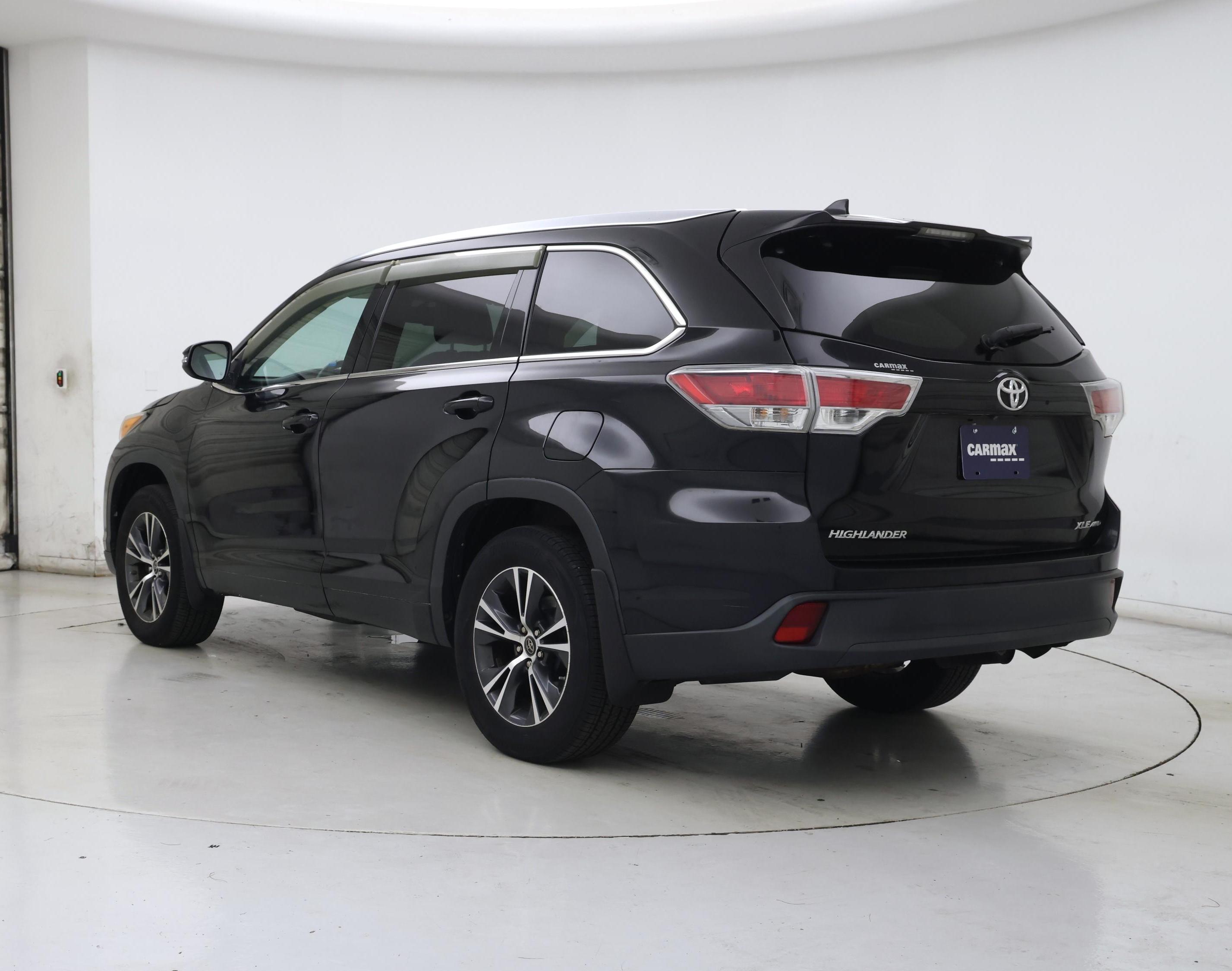 Thumbnail: 2016 Toyota Highlander - 2