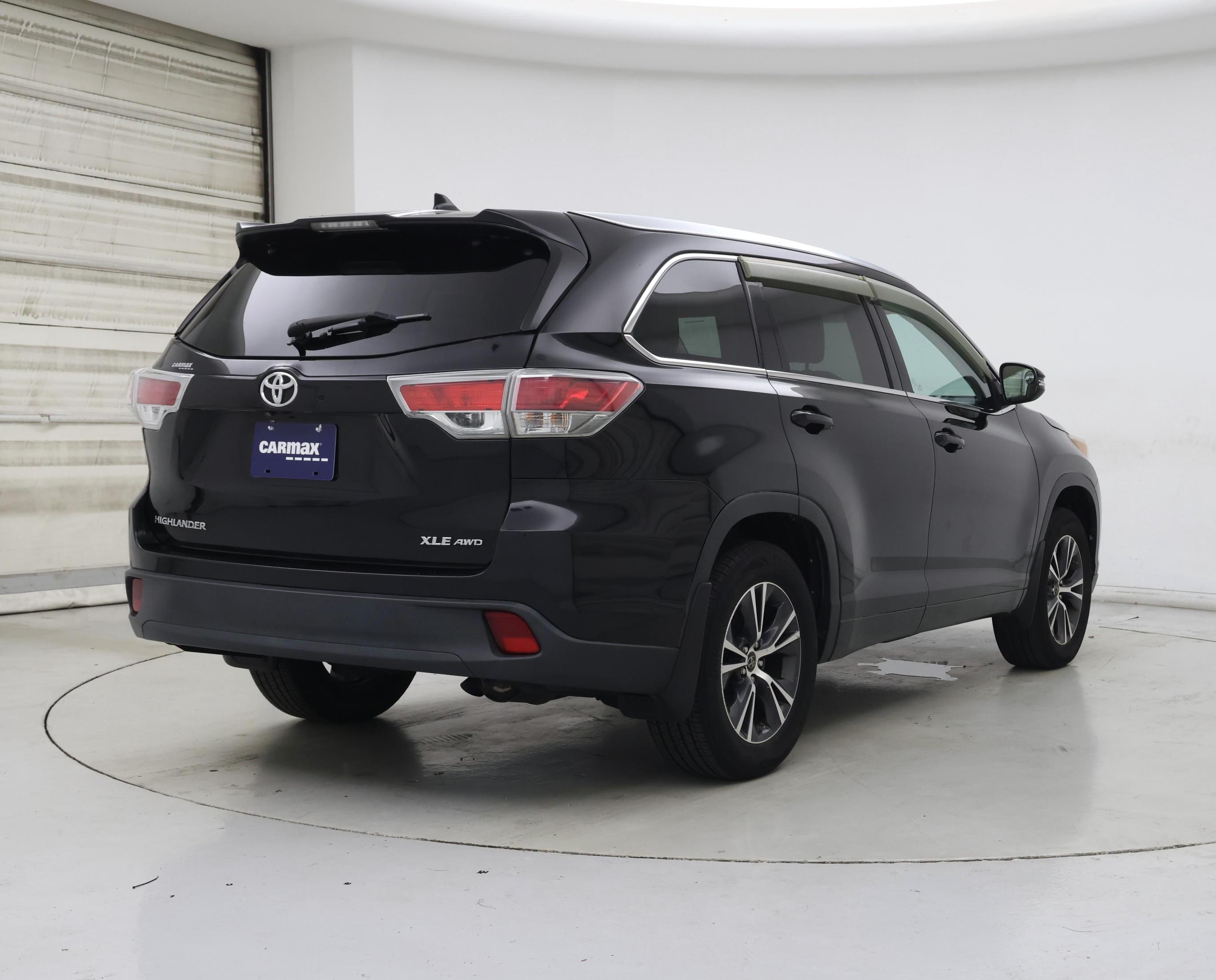 Thumbnail: 2016 Toyota Highlander - 8