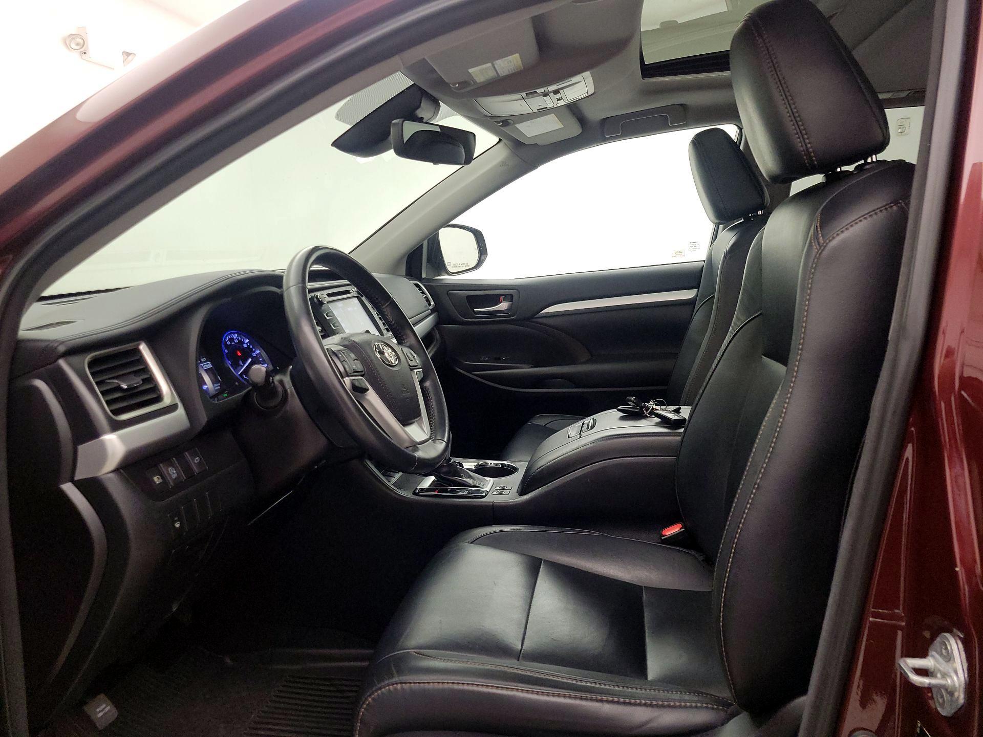 Thumbnail: 2018 Toyota Highlander - 11