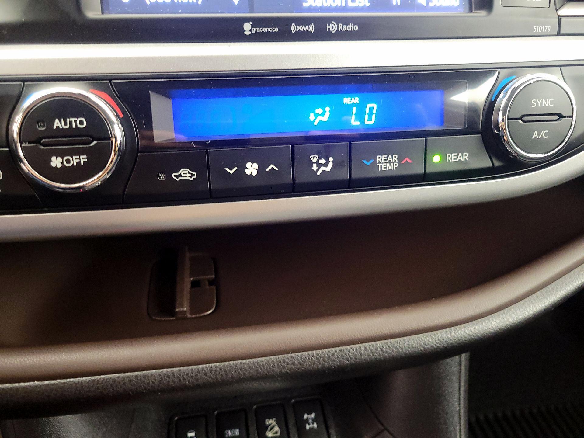 Thumbnail: 2018 Toyota Highlander - 16