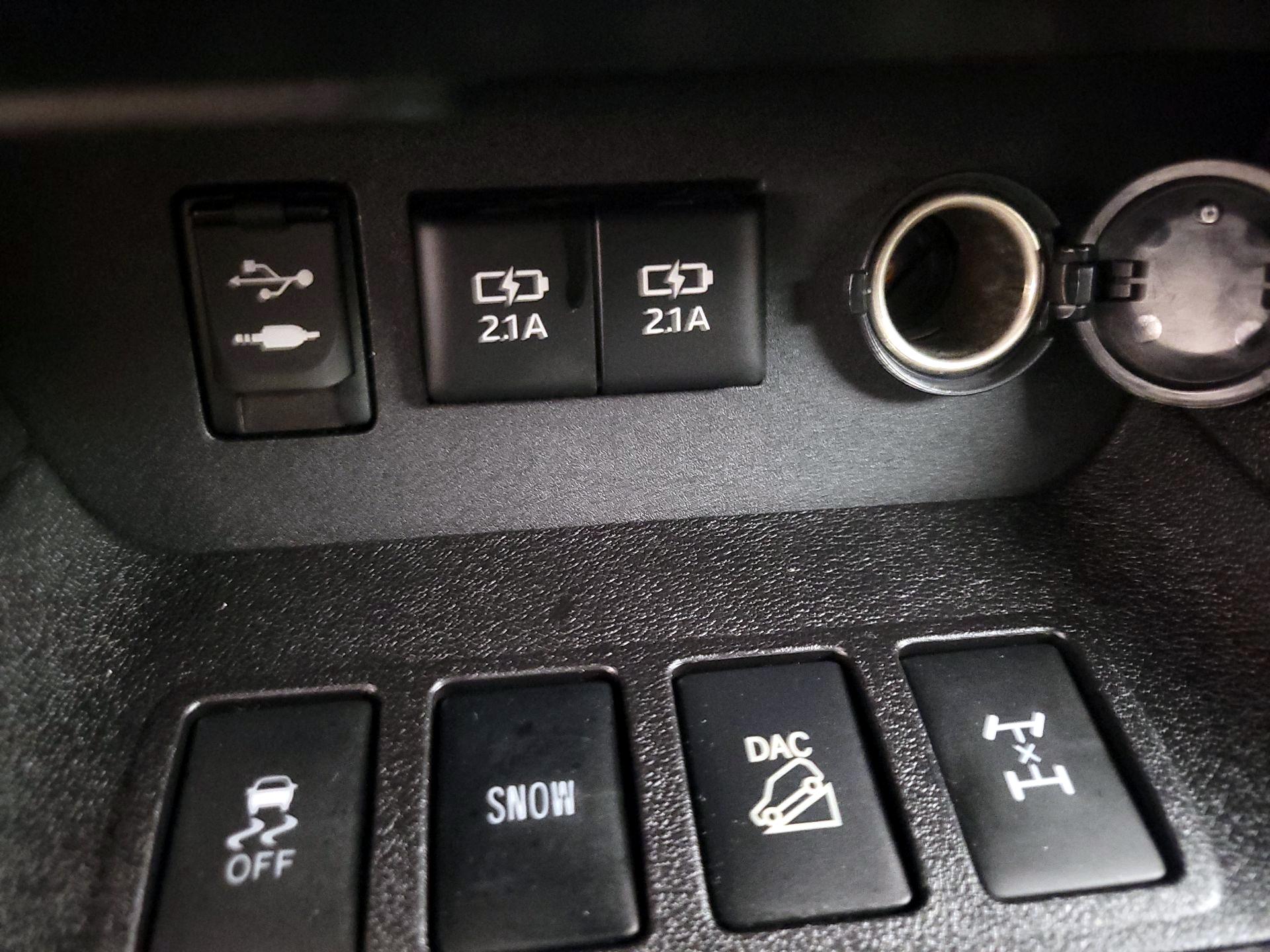 Thumbnail: 2018 Toyota Highlander - 18