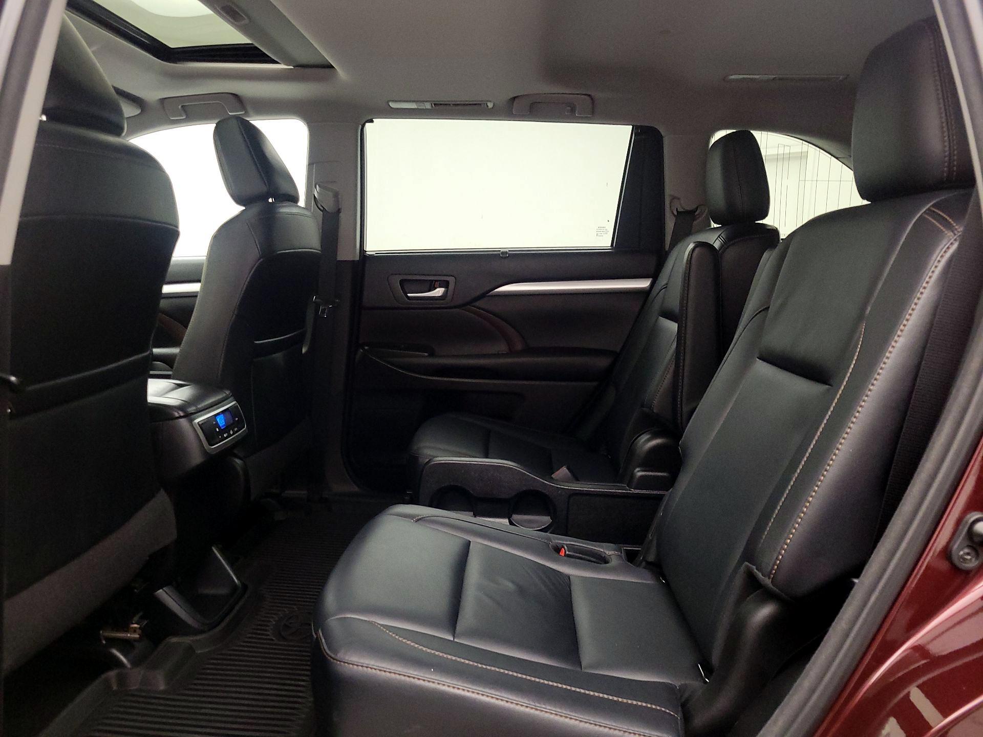 Thumbnail: 2018 Toyota Highlander - 20