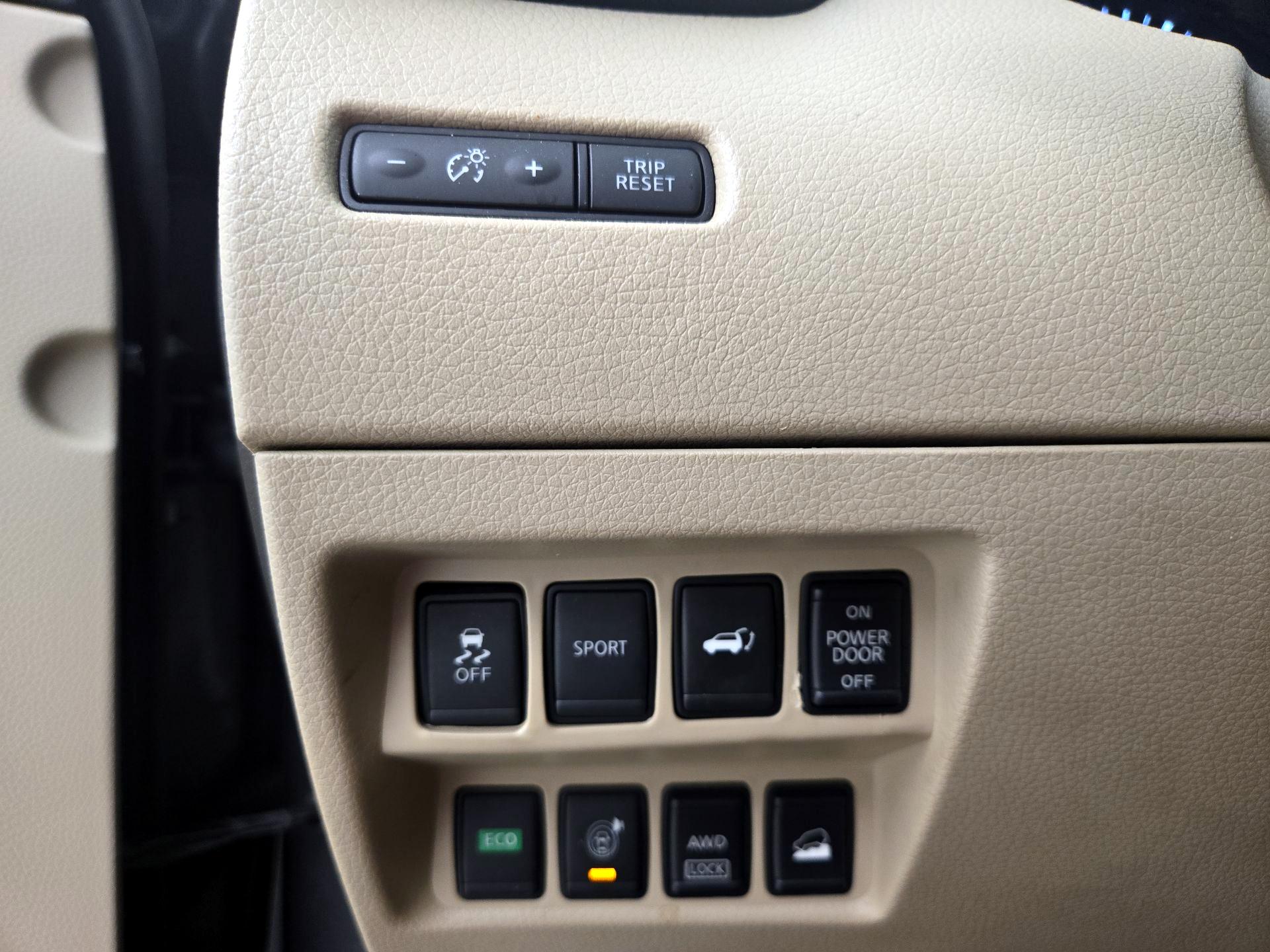 Thumbnail: 2015 Nissan Rogue - 13