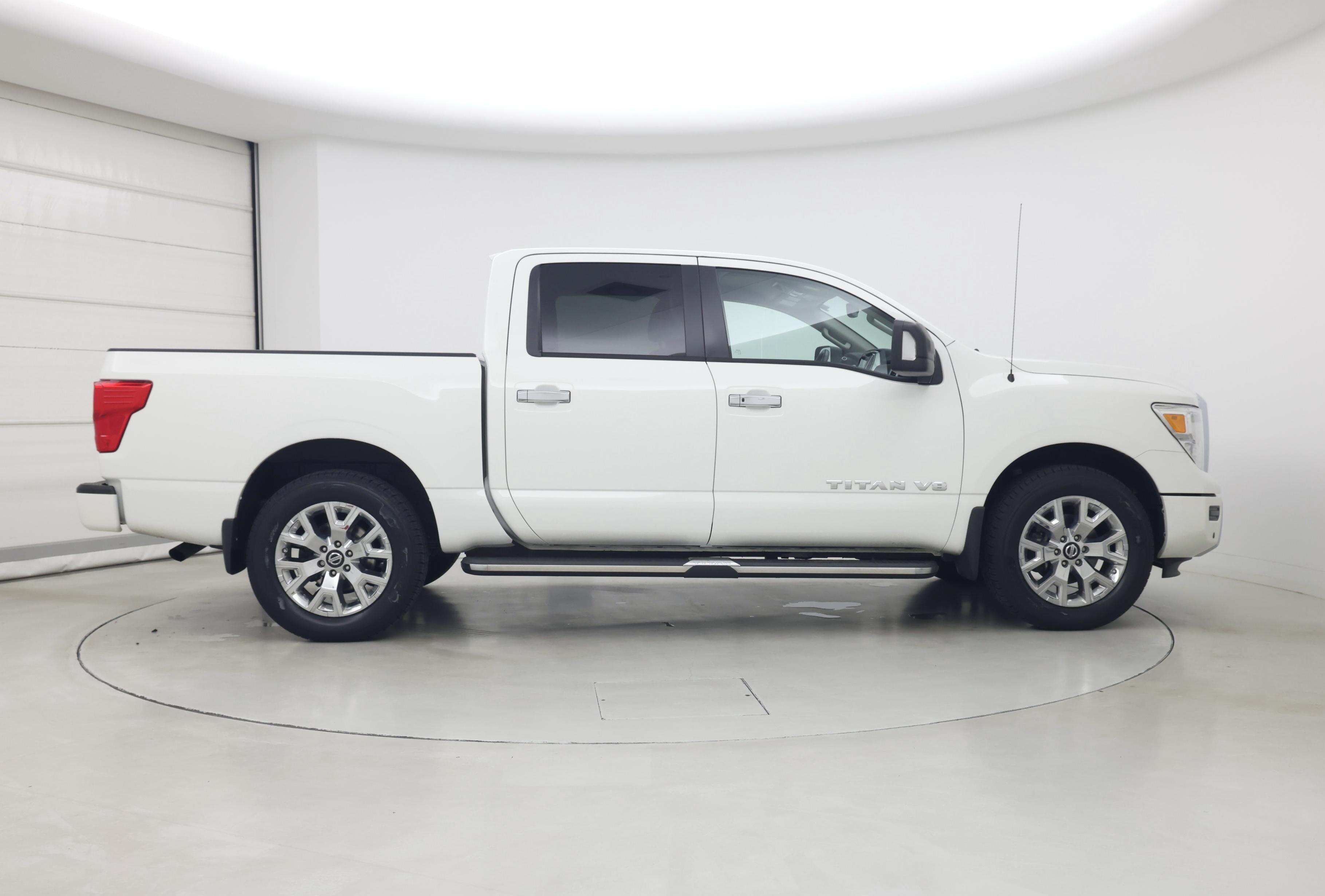 Thumbnail: 2020 Nissan Titan - 7