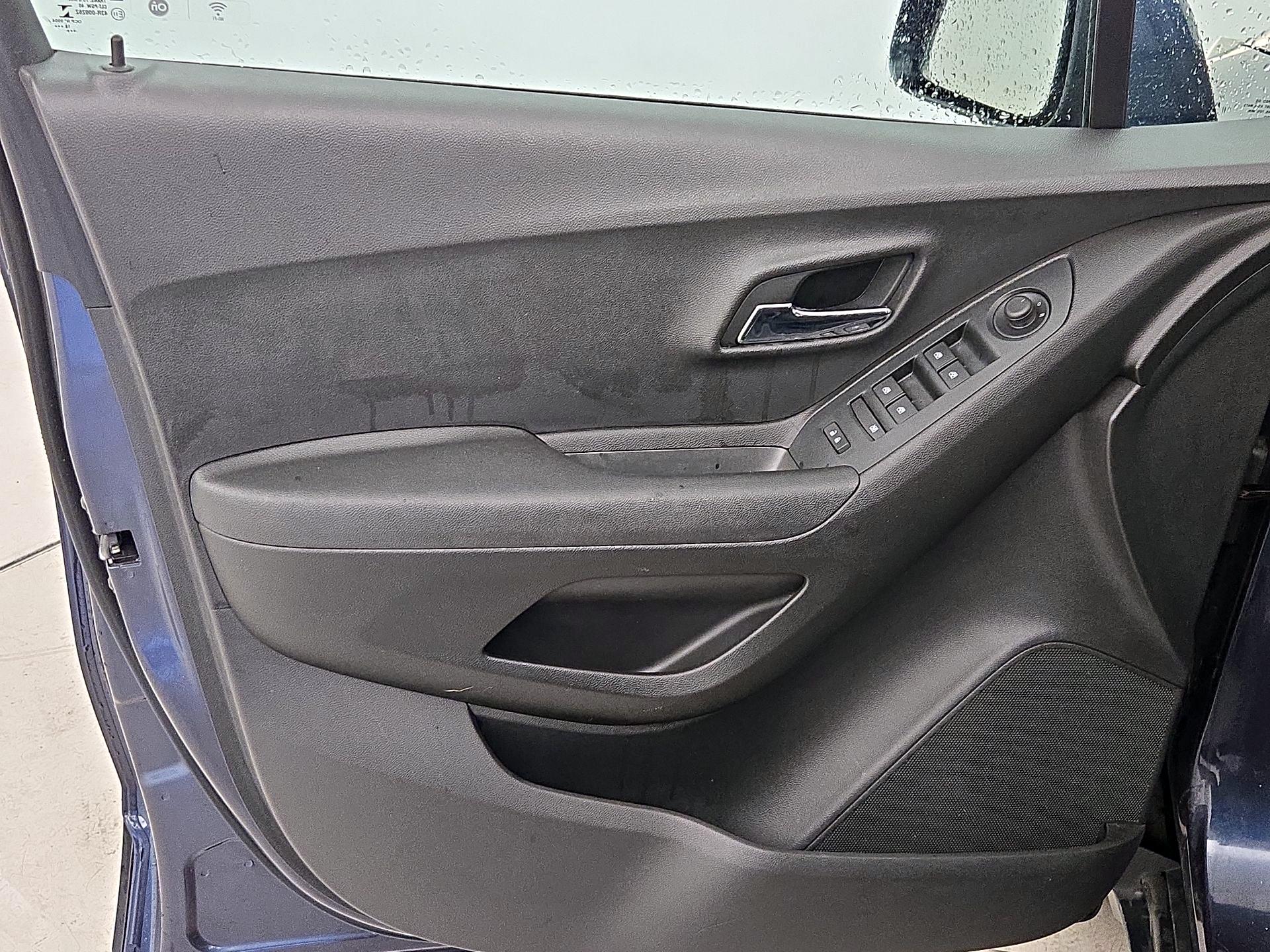 Thumbnail: 2019 Chevrolet Trax - 12