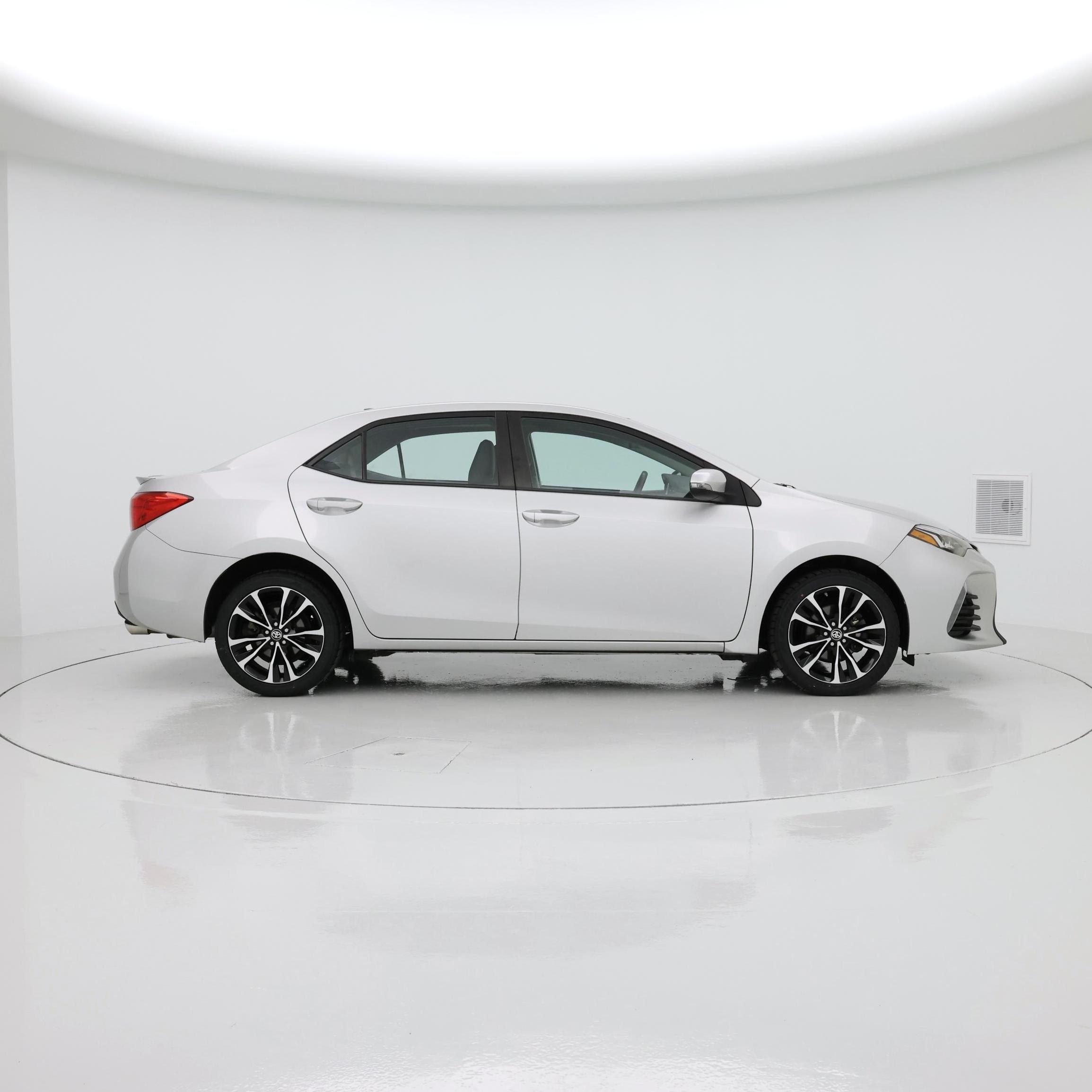 Thumbnail: 2018 Toyota Corolla - 7