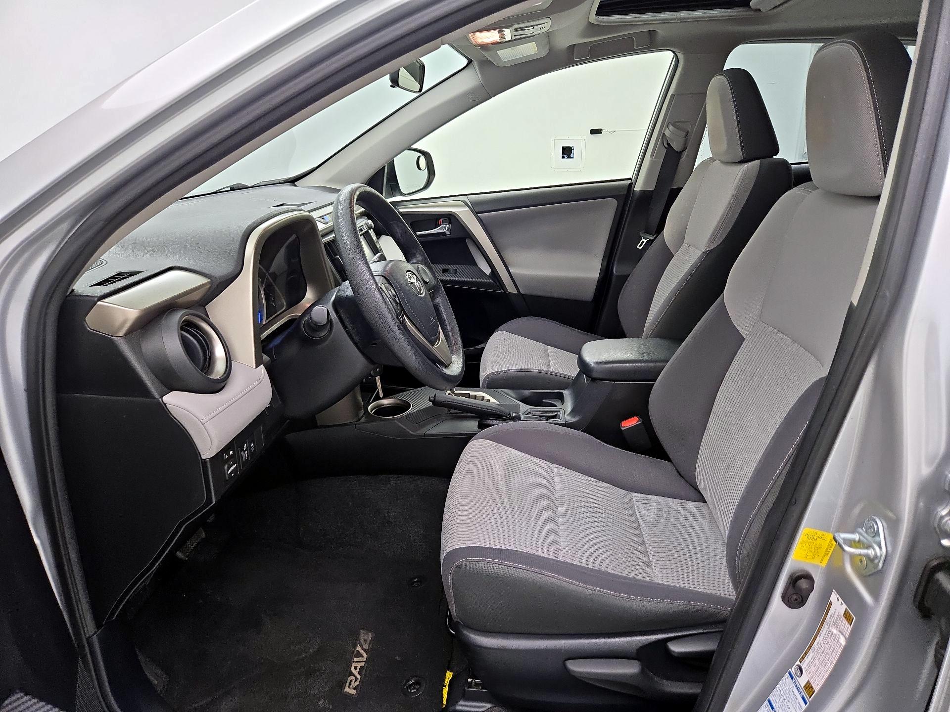 Thumbnail: 2014 Toyota RAV4 - 11