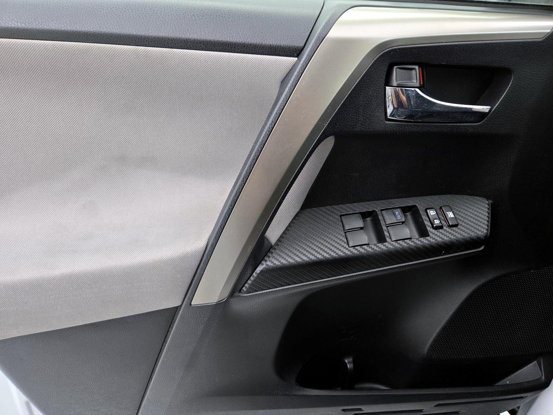 Thumbnail: 2014 Toyota RAV4 - 12