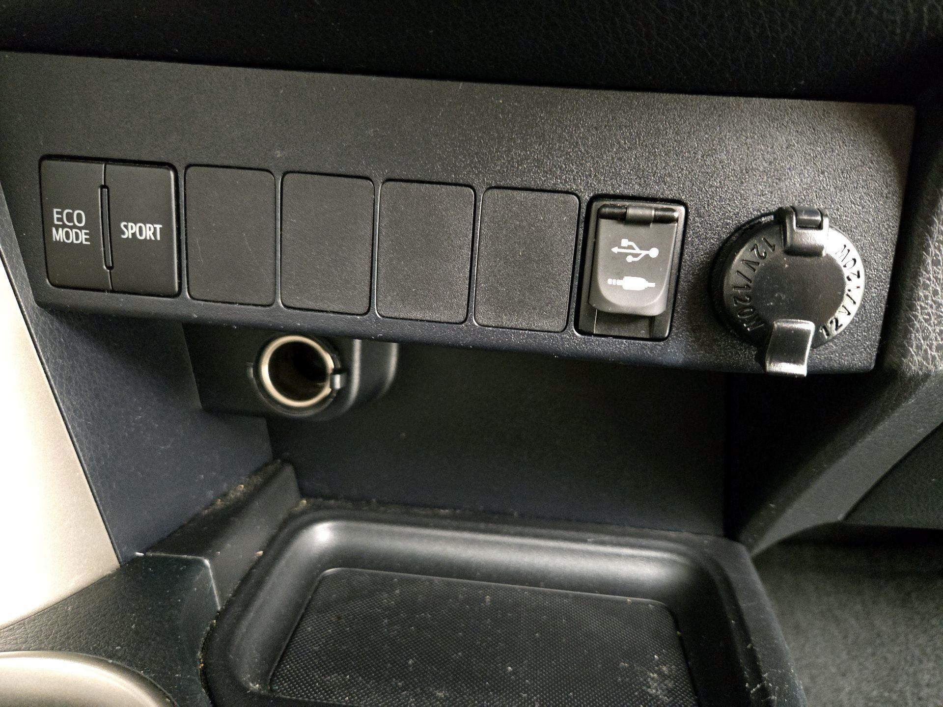 Thumbnail: 2014 Toyota RAV4 - 18