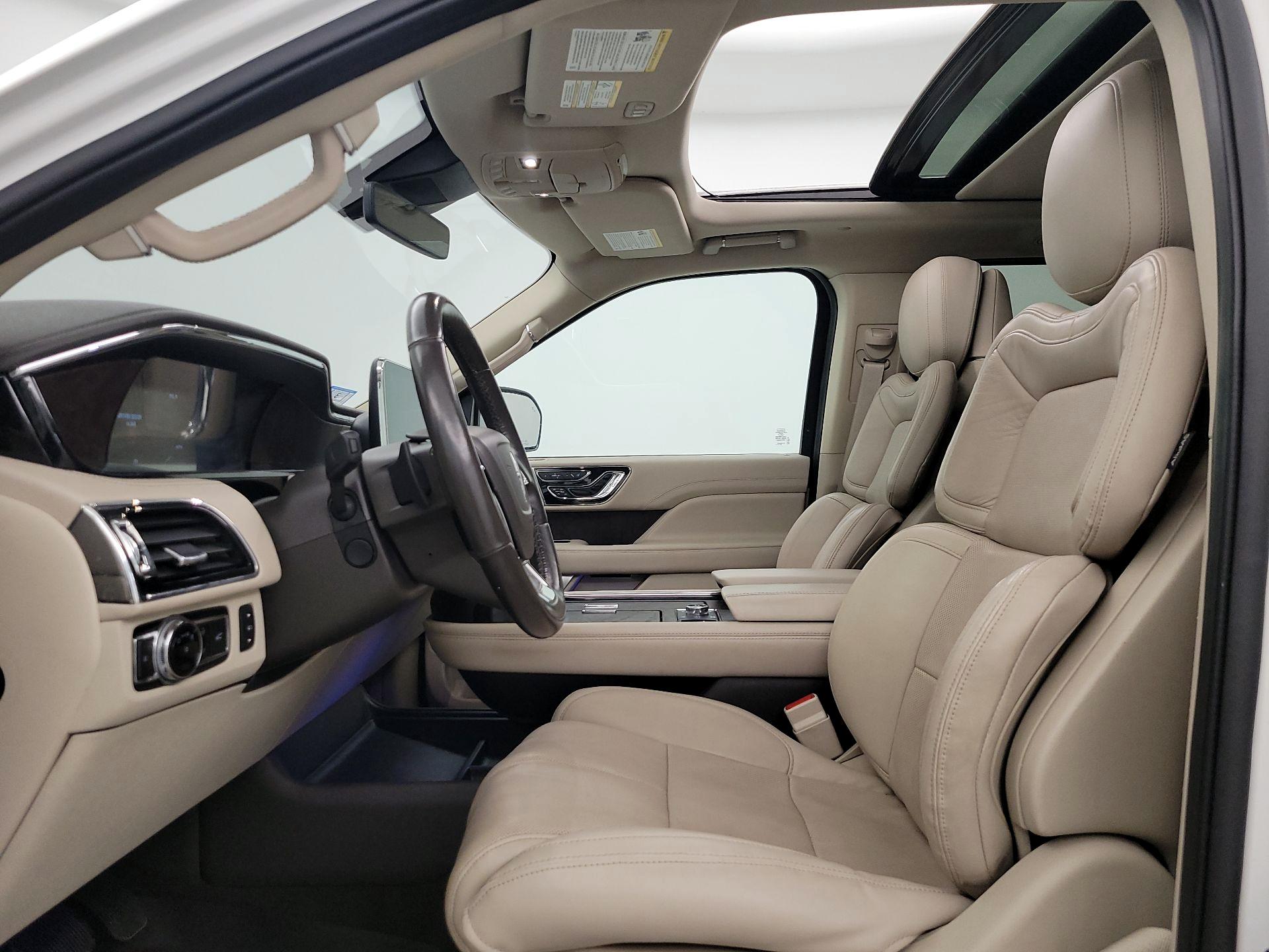 Thumbnail: 2020 Lincoln Navigator - 11