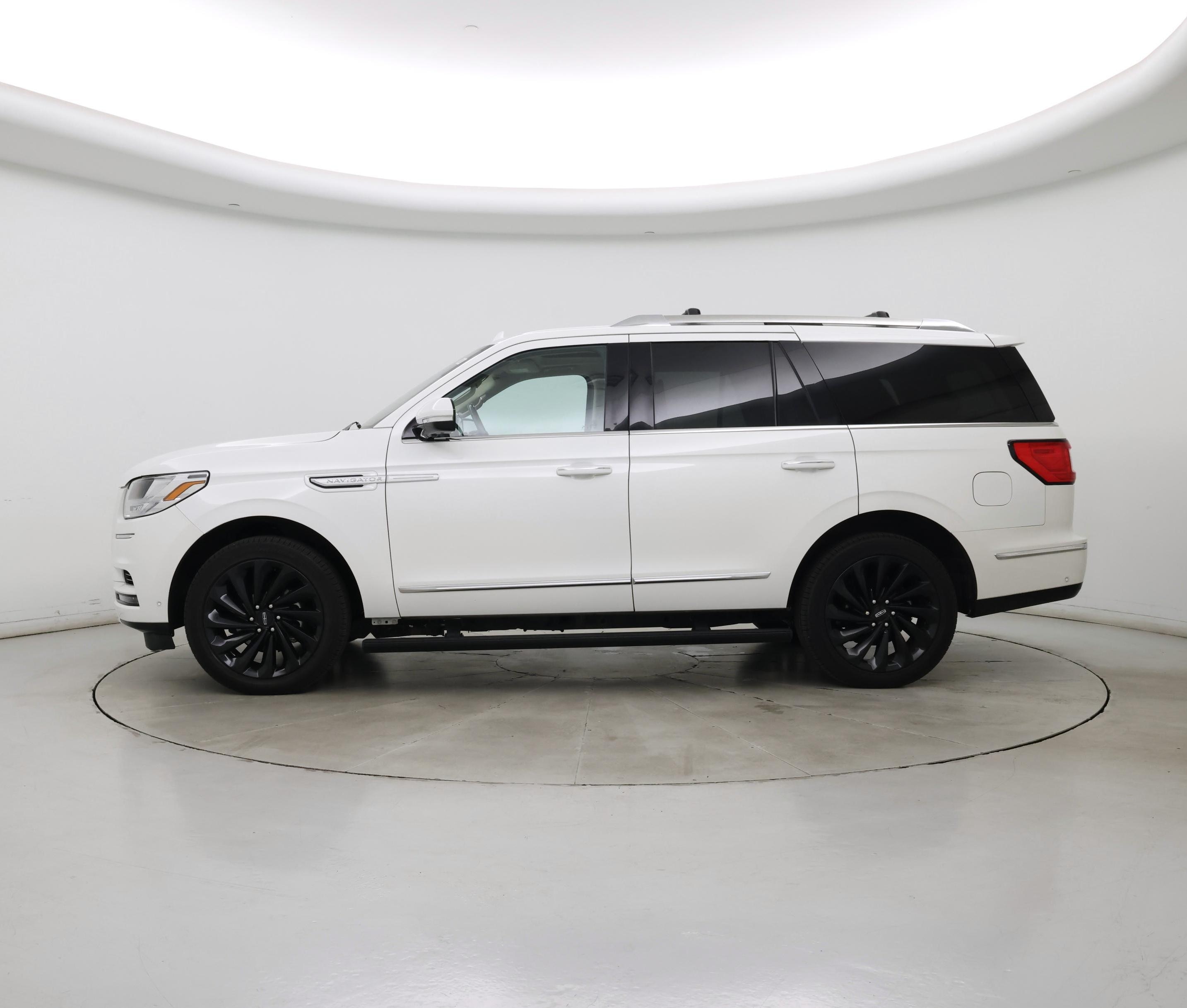 Thumbnail: 2020 Lincoln Navigator - 3