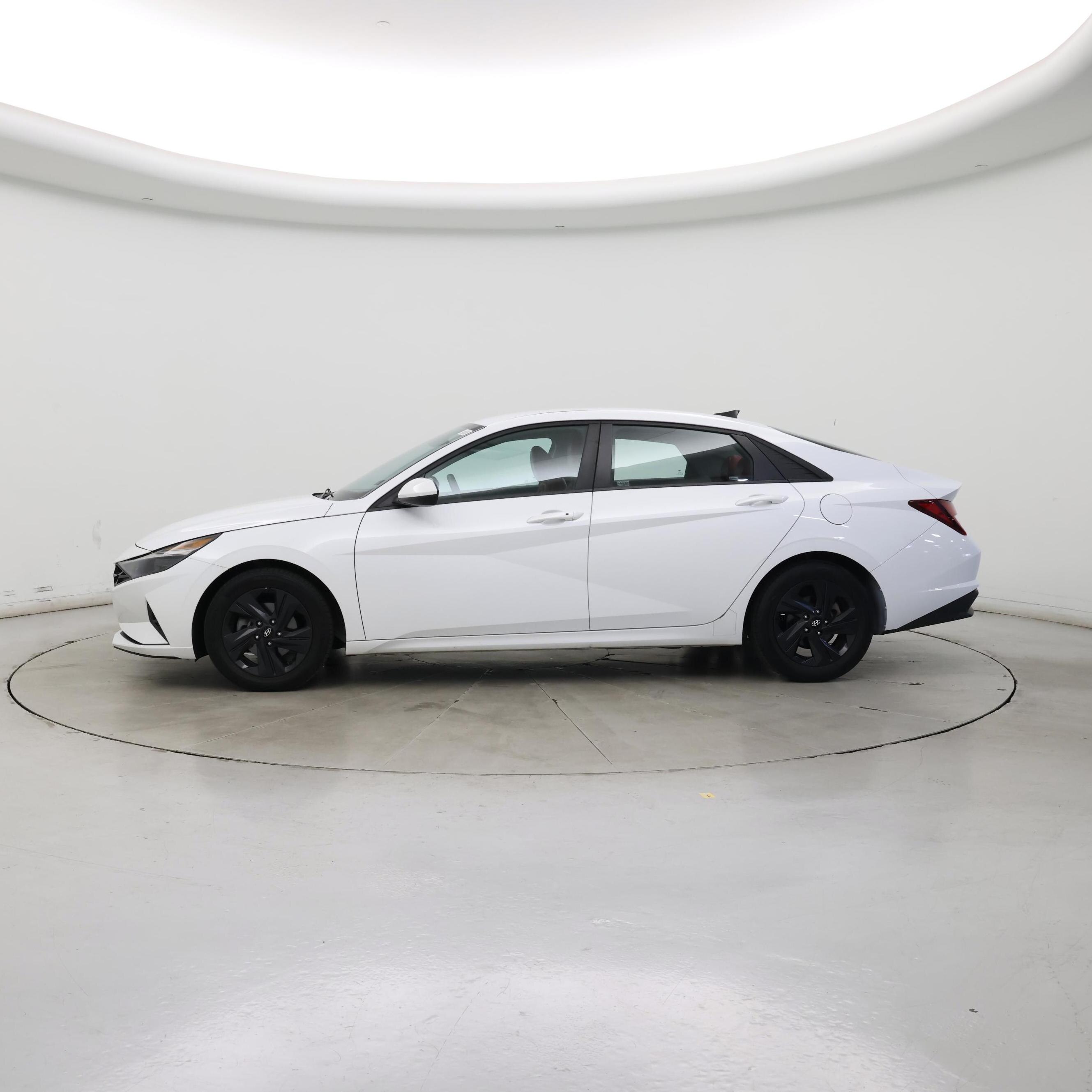 Thumbnail: 2021 Hyundai Elantra - 3