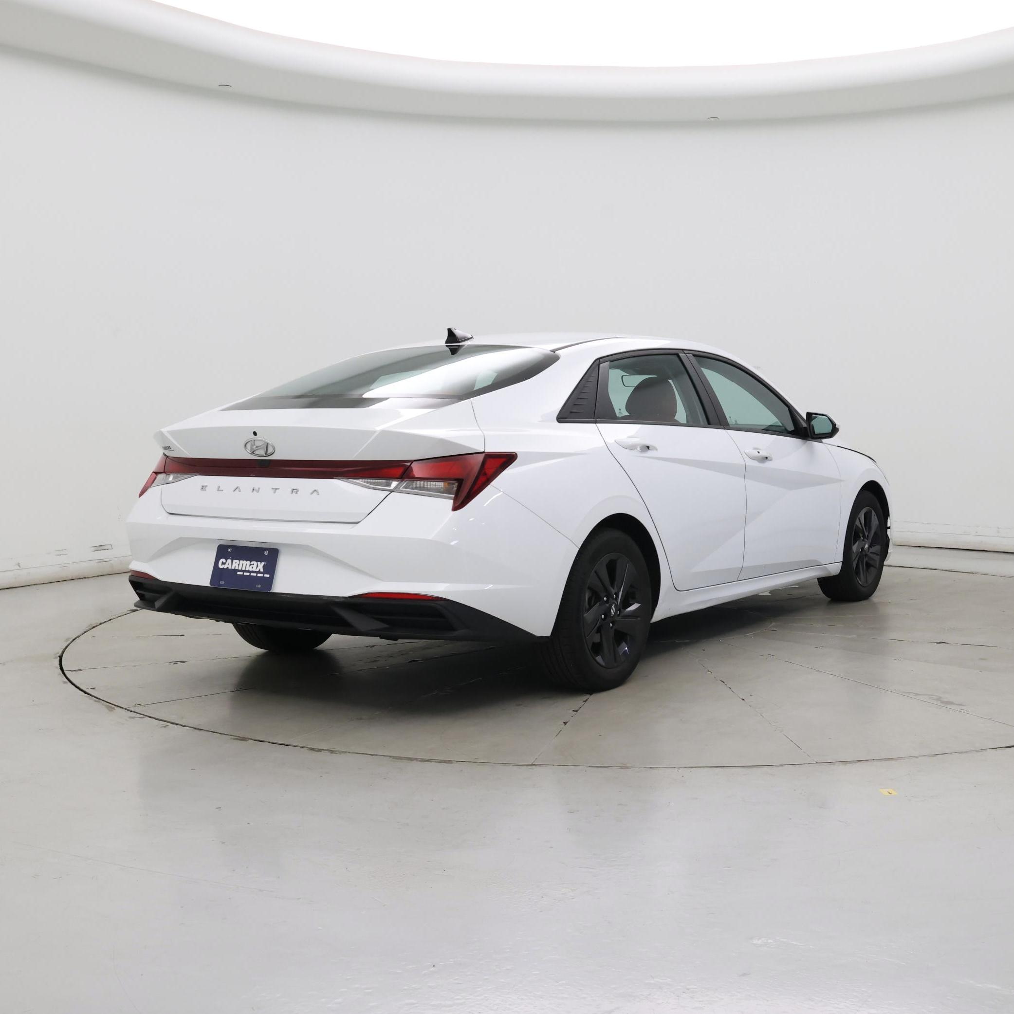 Thumbnail: 2021 Hyundai Elantra - 8