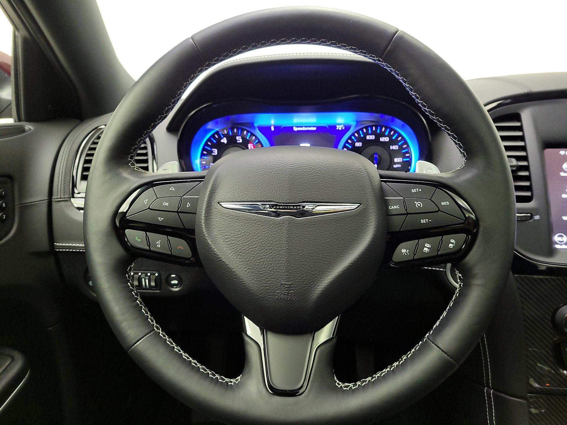 Thumbnail: 2023 Chrysler 300 - 10