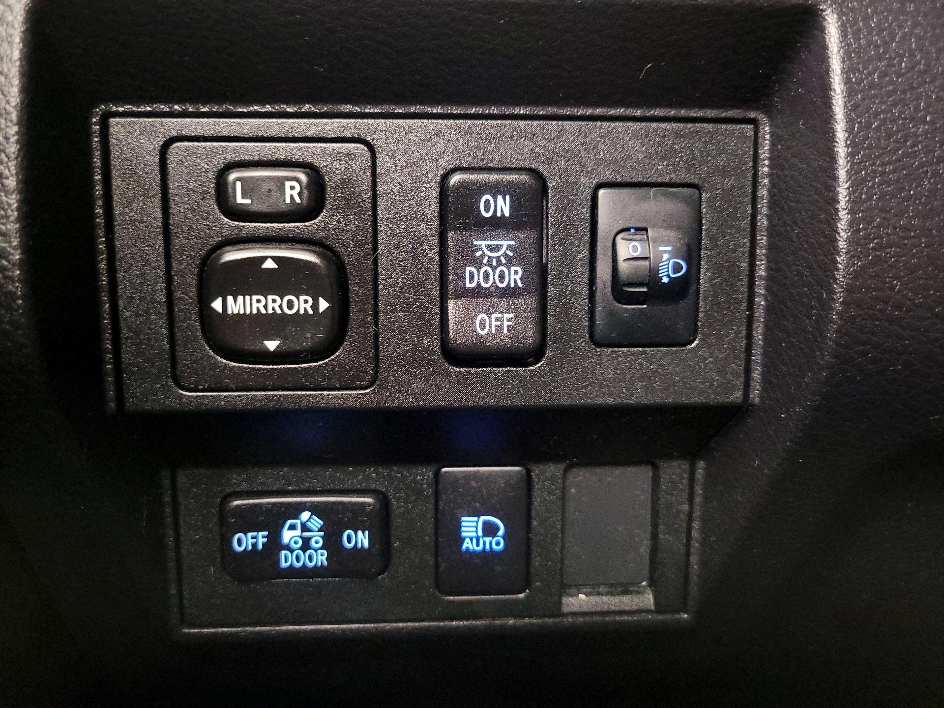 Thumbnail: 2021 Toyota Tundra - 13