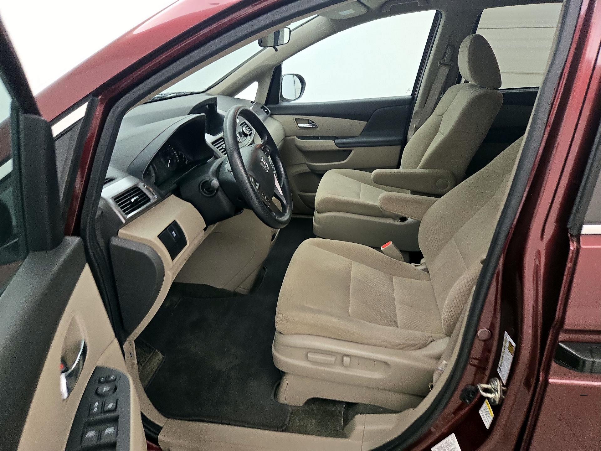 Thumbnail: 2016 Honda Odyssey - 11