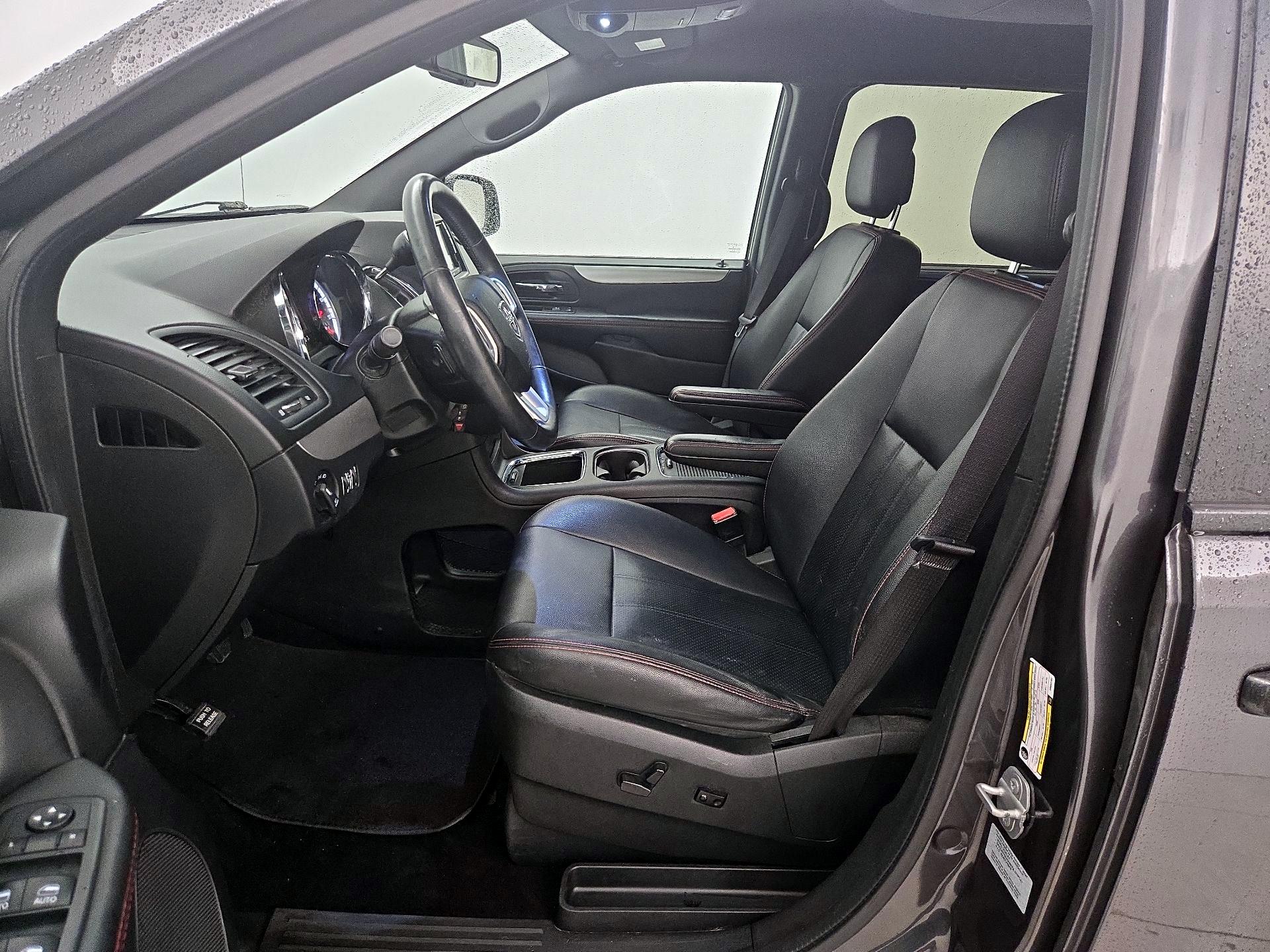 Thumbnail: 2017 Dodge Grand Caravan - 11