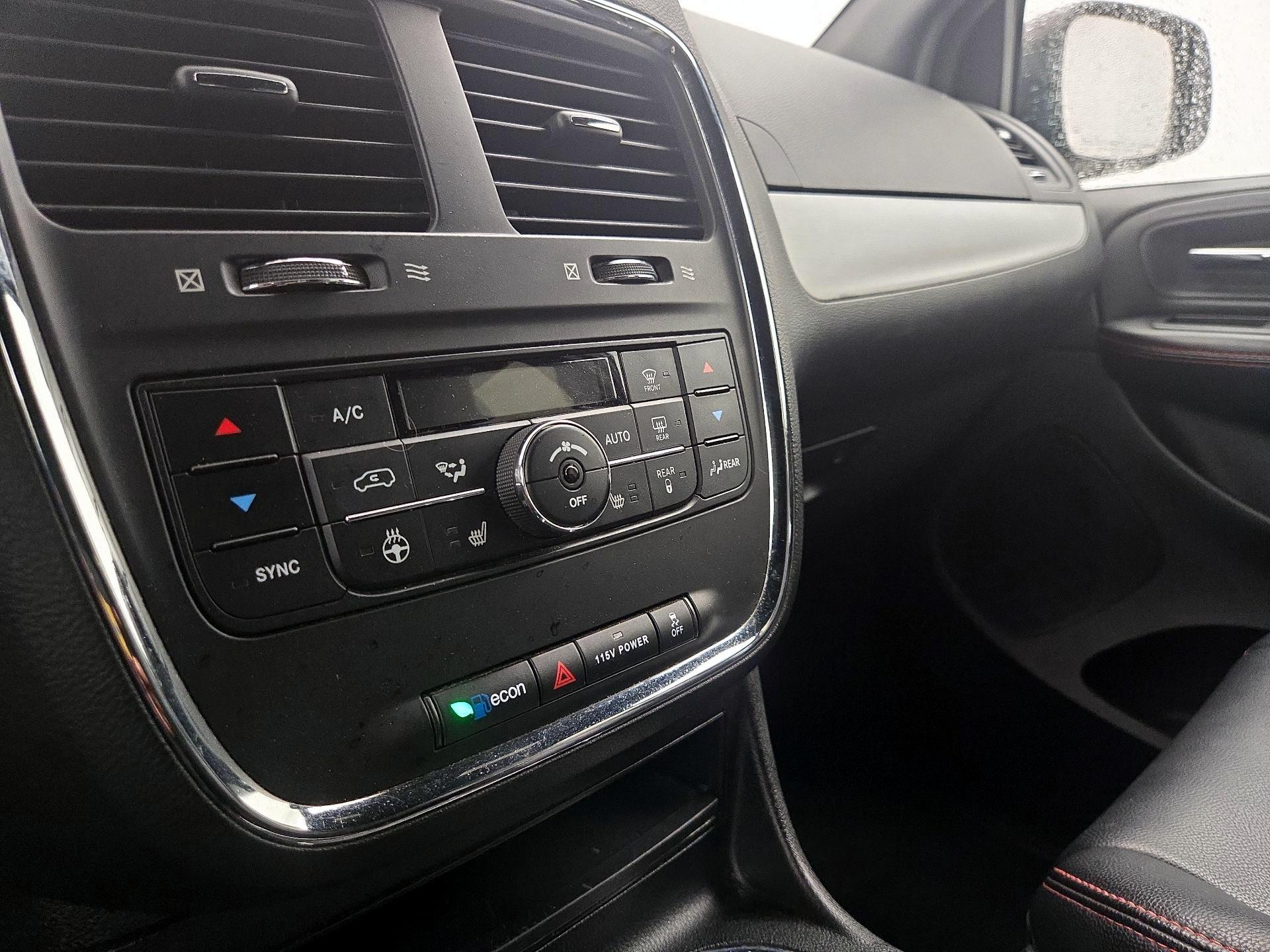 Thumbnail: 2017 Dodge Grand Caravan - 16