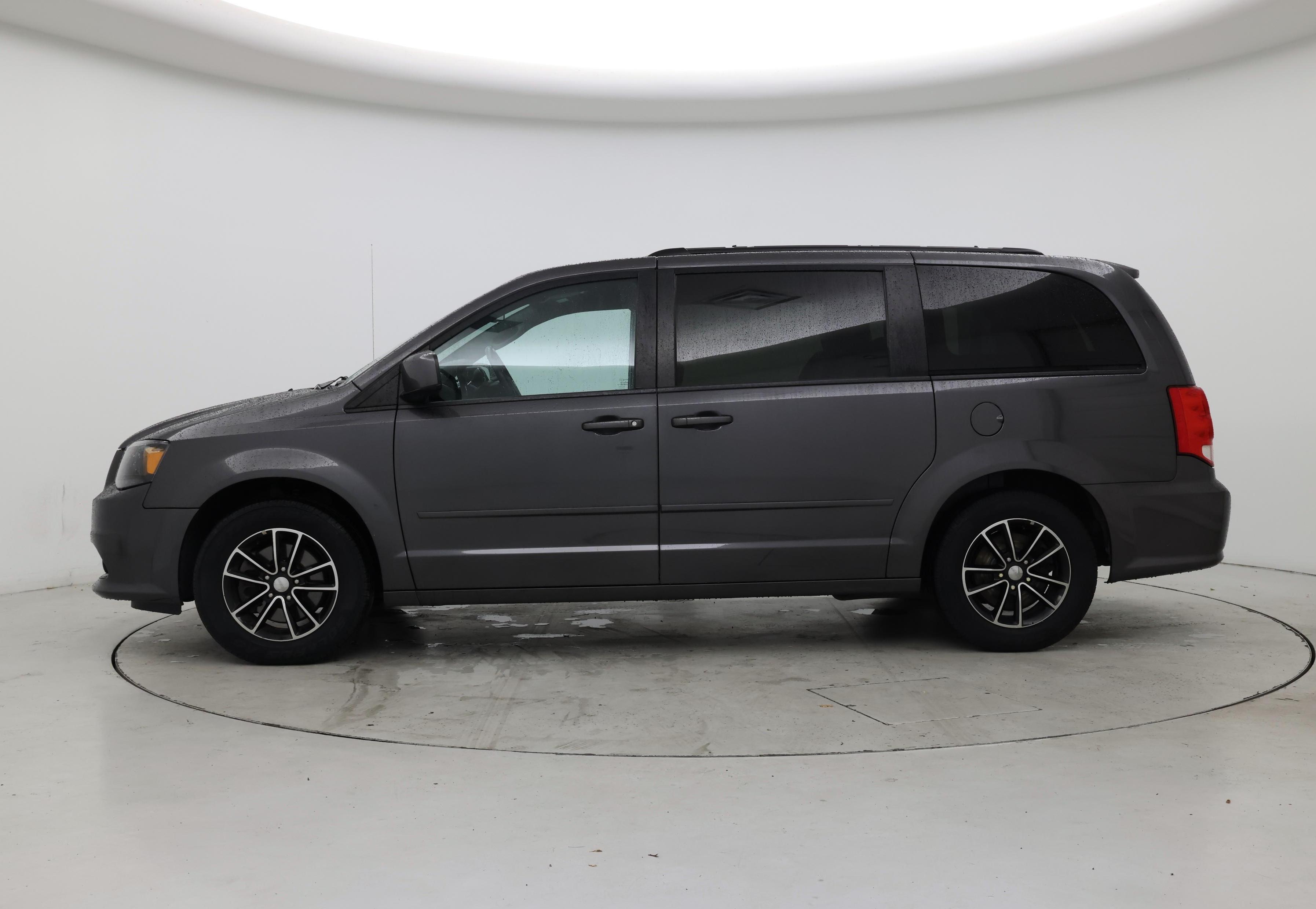 Thumbnail: 2017 Dodge Grand Caravan - 3