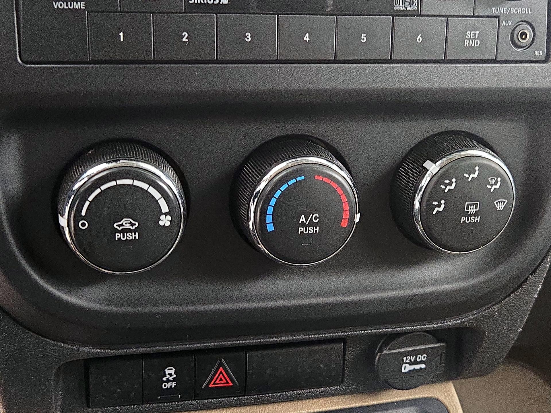 Thumbnail: 2016 Jeep Compass - 14