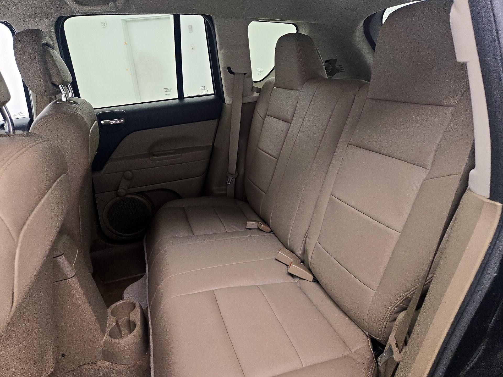 Thumbnail: 2016 Jeep Compass - 17