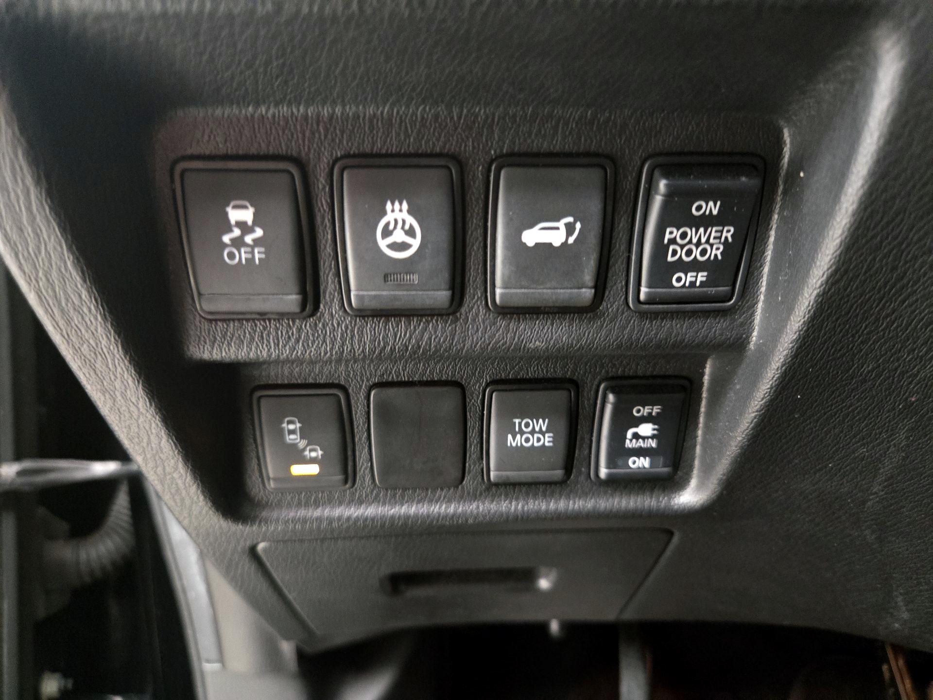 Thumbnail: 2017 Nissan Pathfinder - 13