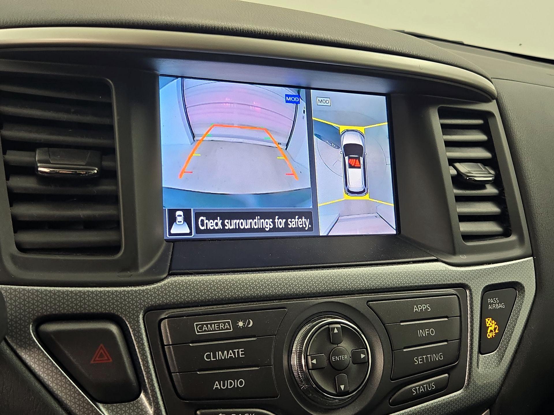 Thumbnail: 2017 Nissan Pathfinder - 14