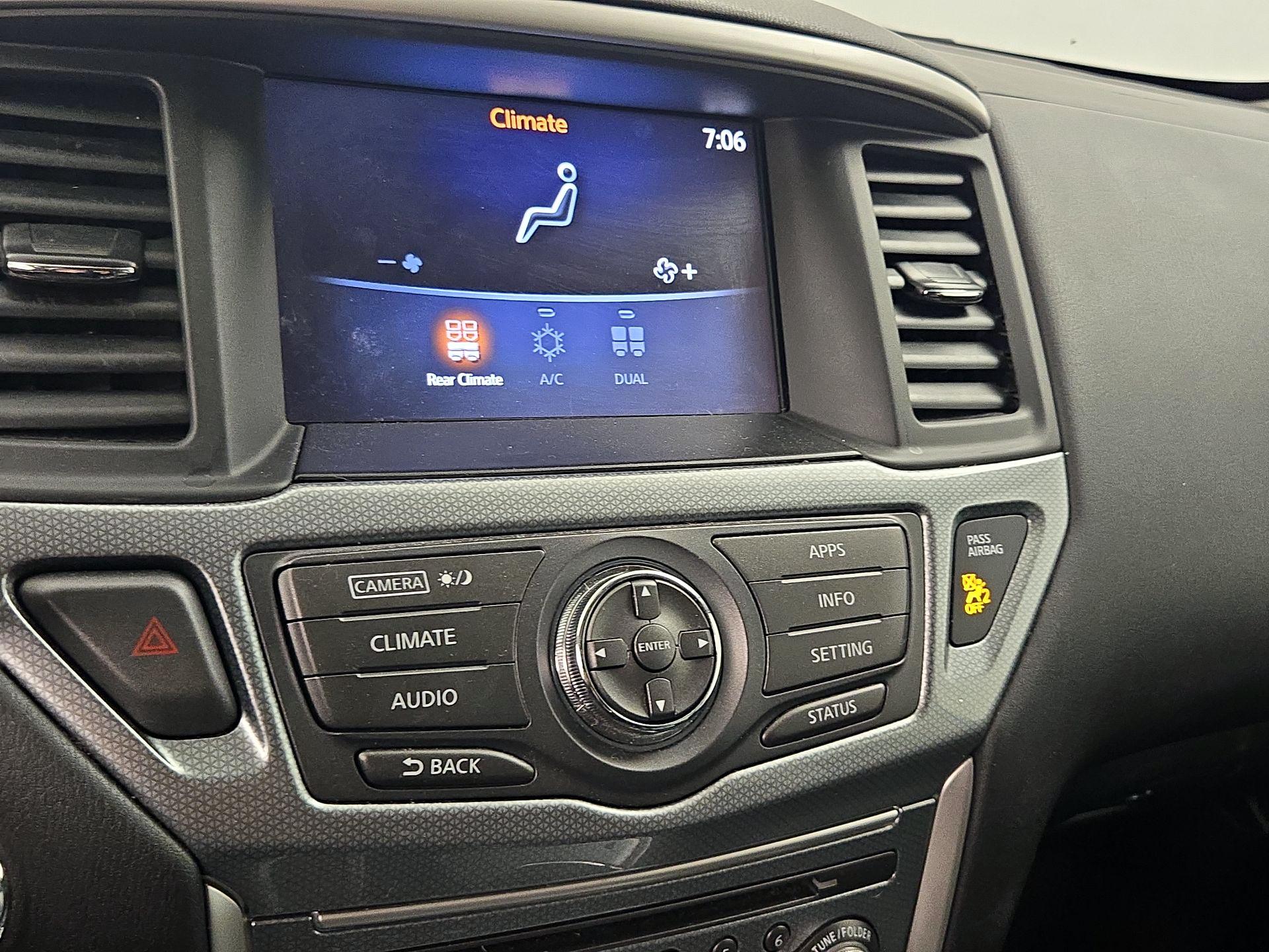 Thumbnail: 2017 Nissan Pathfinder - 16