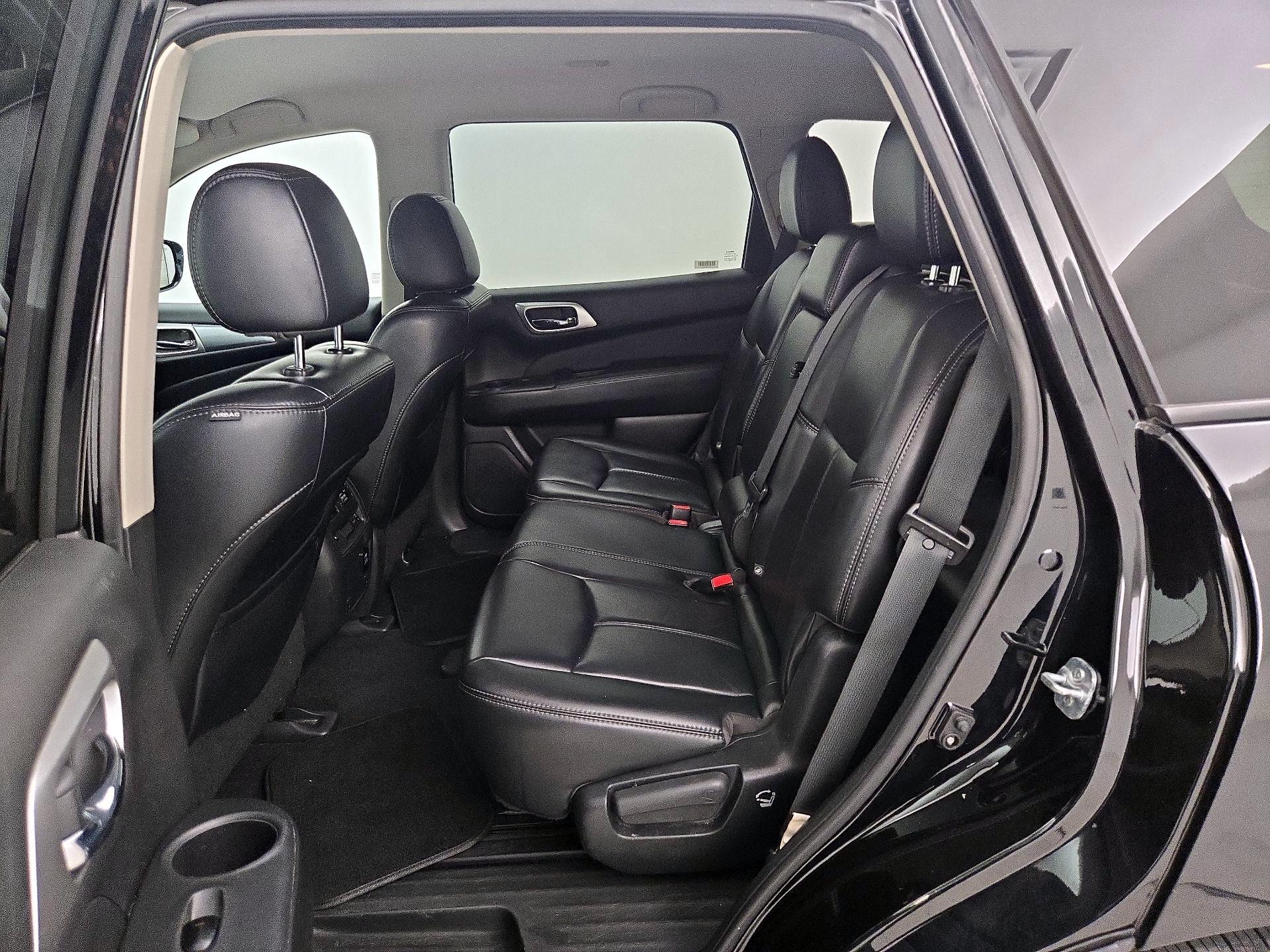 Thumbnail: 2017 Nissan Pathfinder - 20