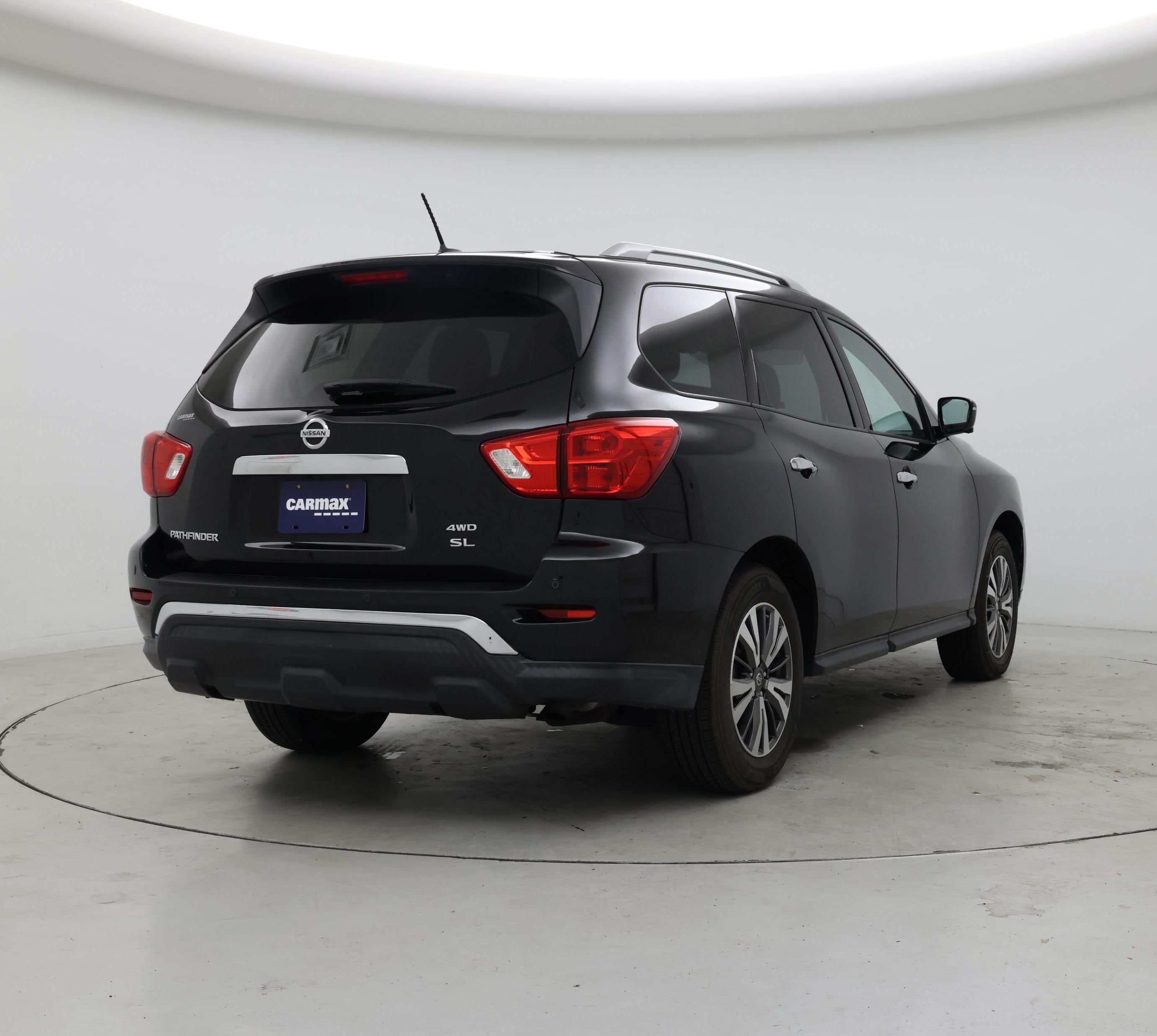 Thumbnail: 2017 Nissan Pathfinder - 8