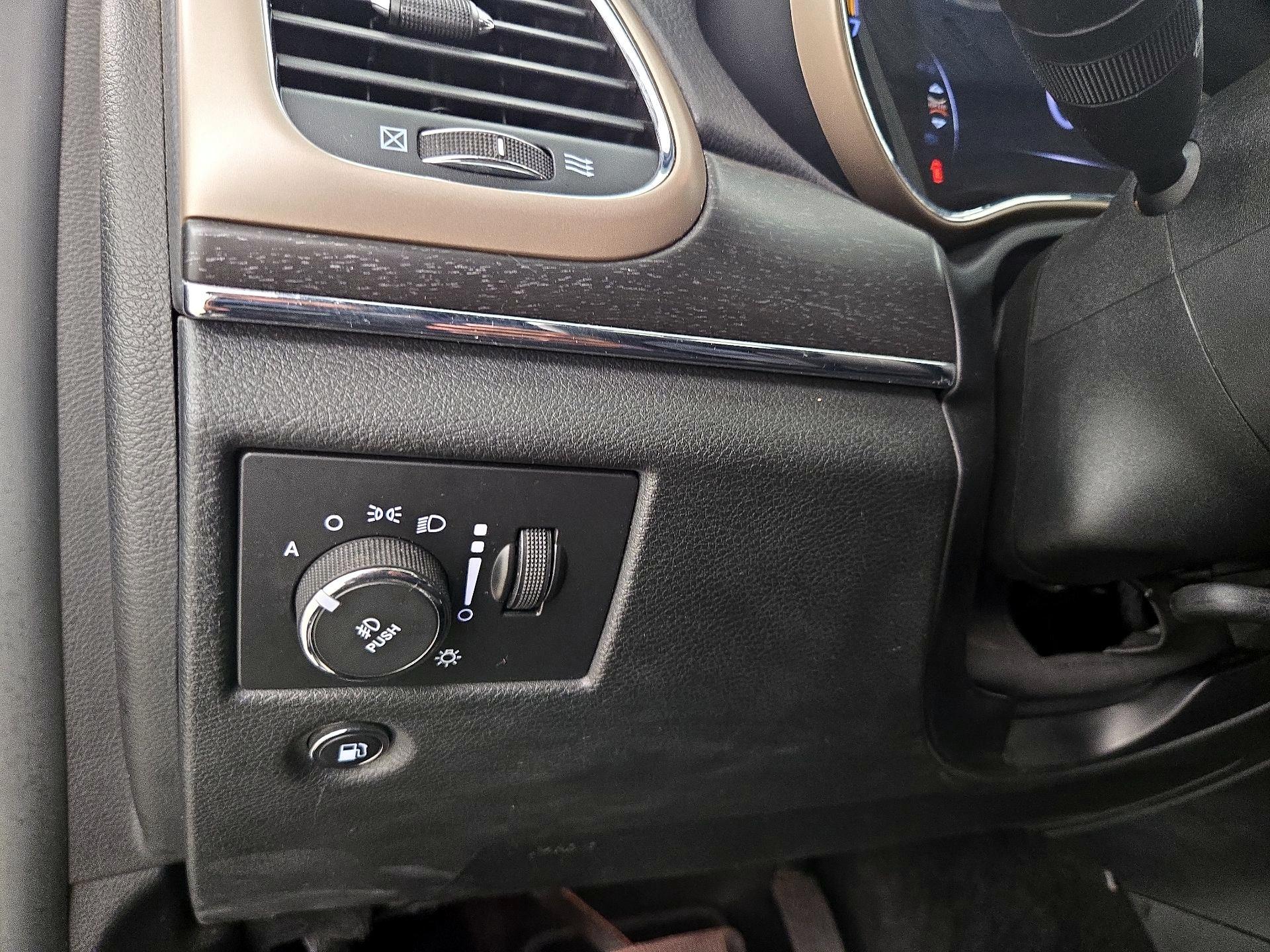 Thumbnail: 2015 Jeep Grand Cherokee - 13