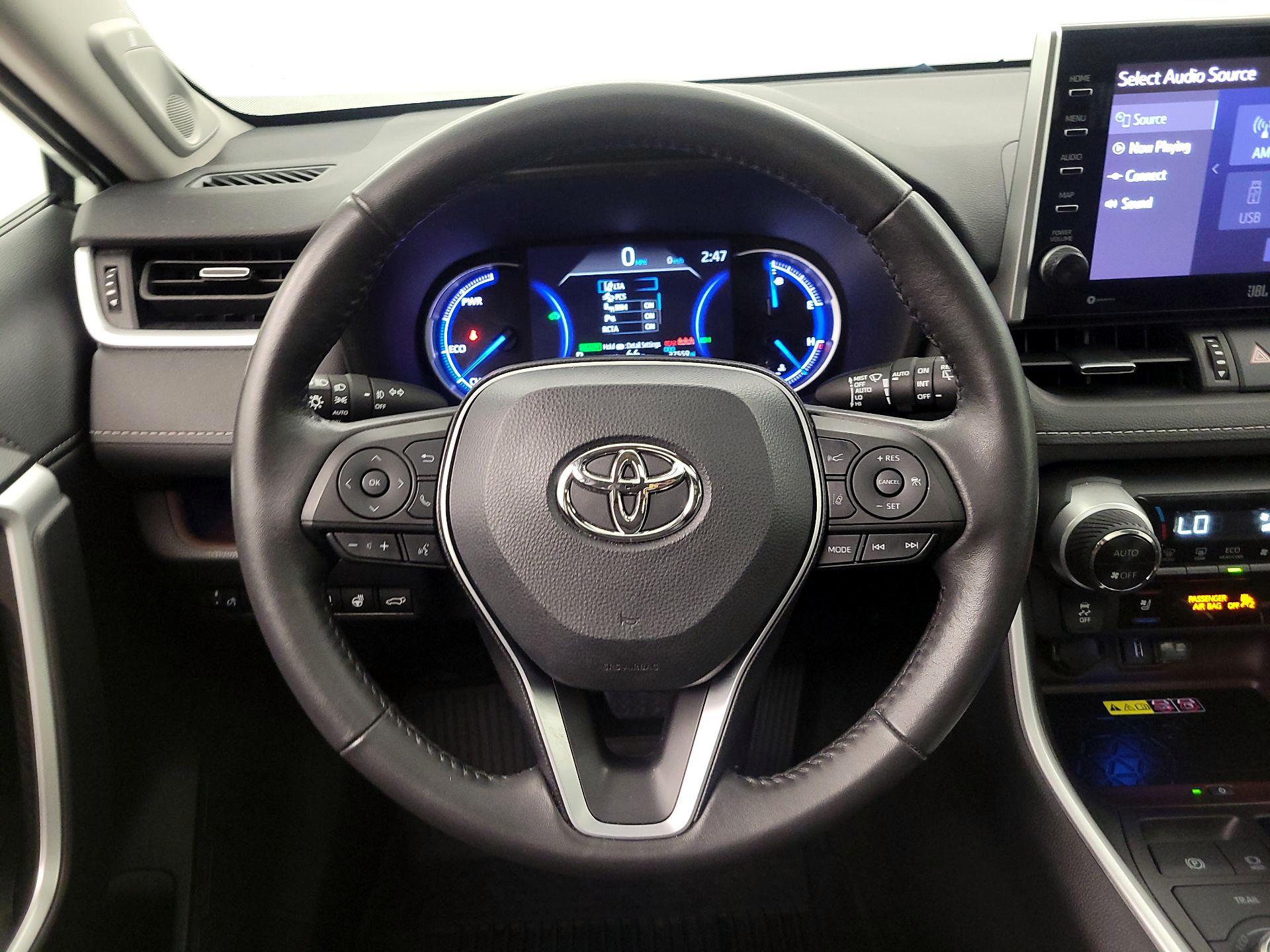 Thumbnail: 2022 Toyota RAV4 - 10