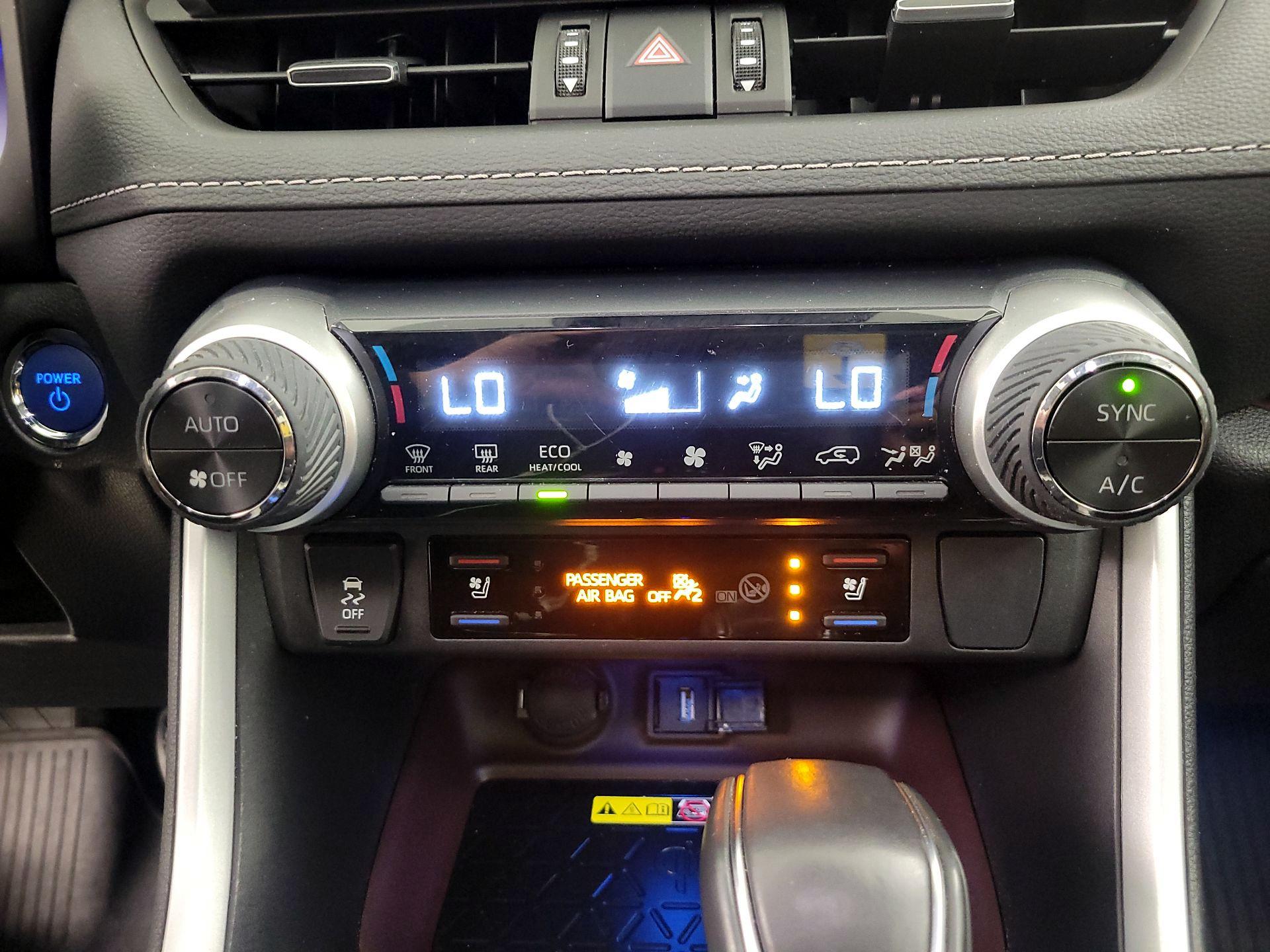 Thumbnail: 2022 Toyota RAV4 - 16