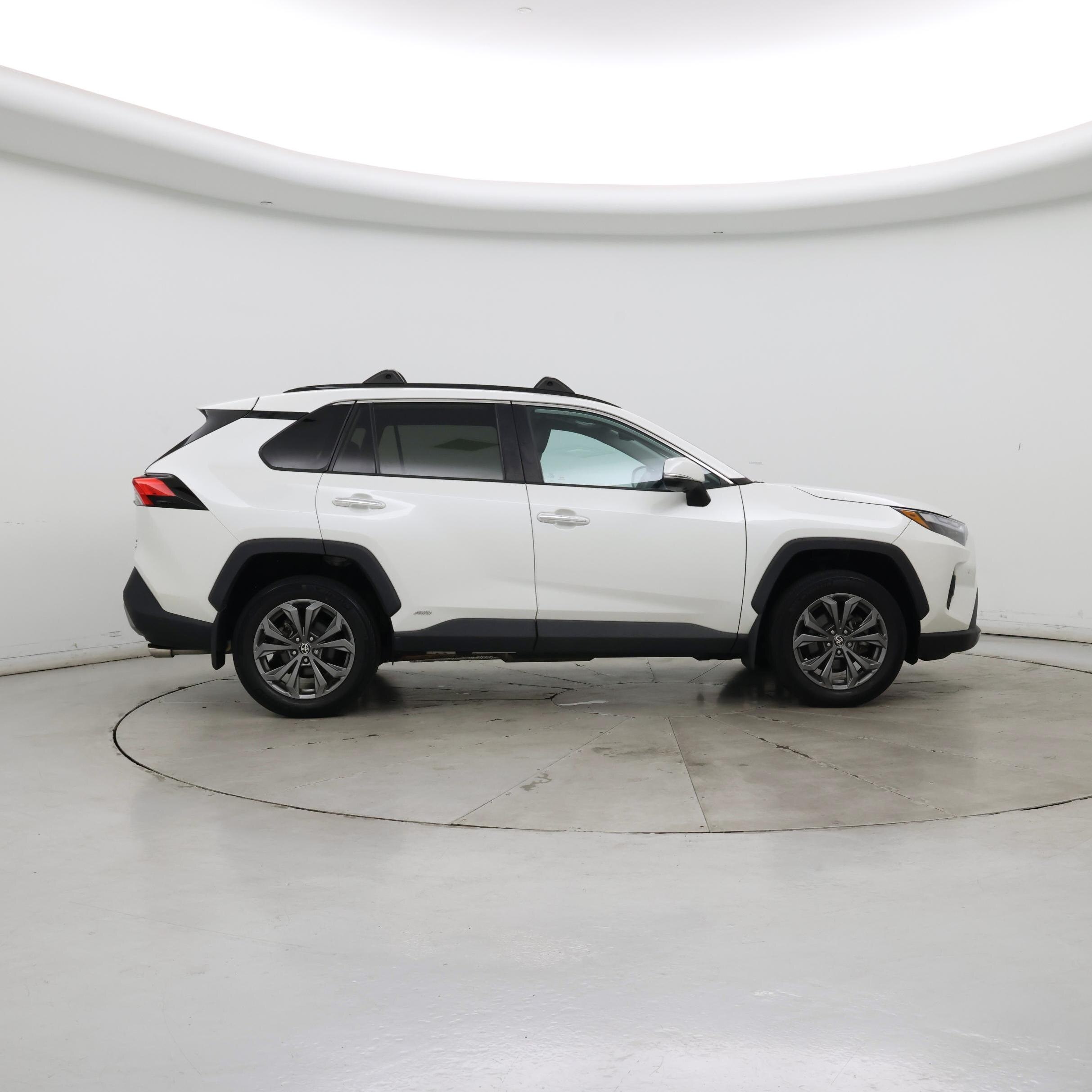 Thumbnail: 2022 Toyota RAV4 - 7