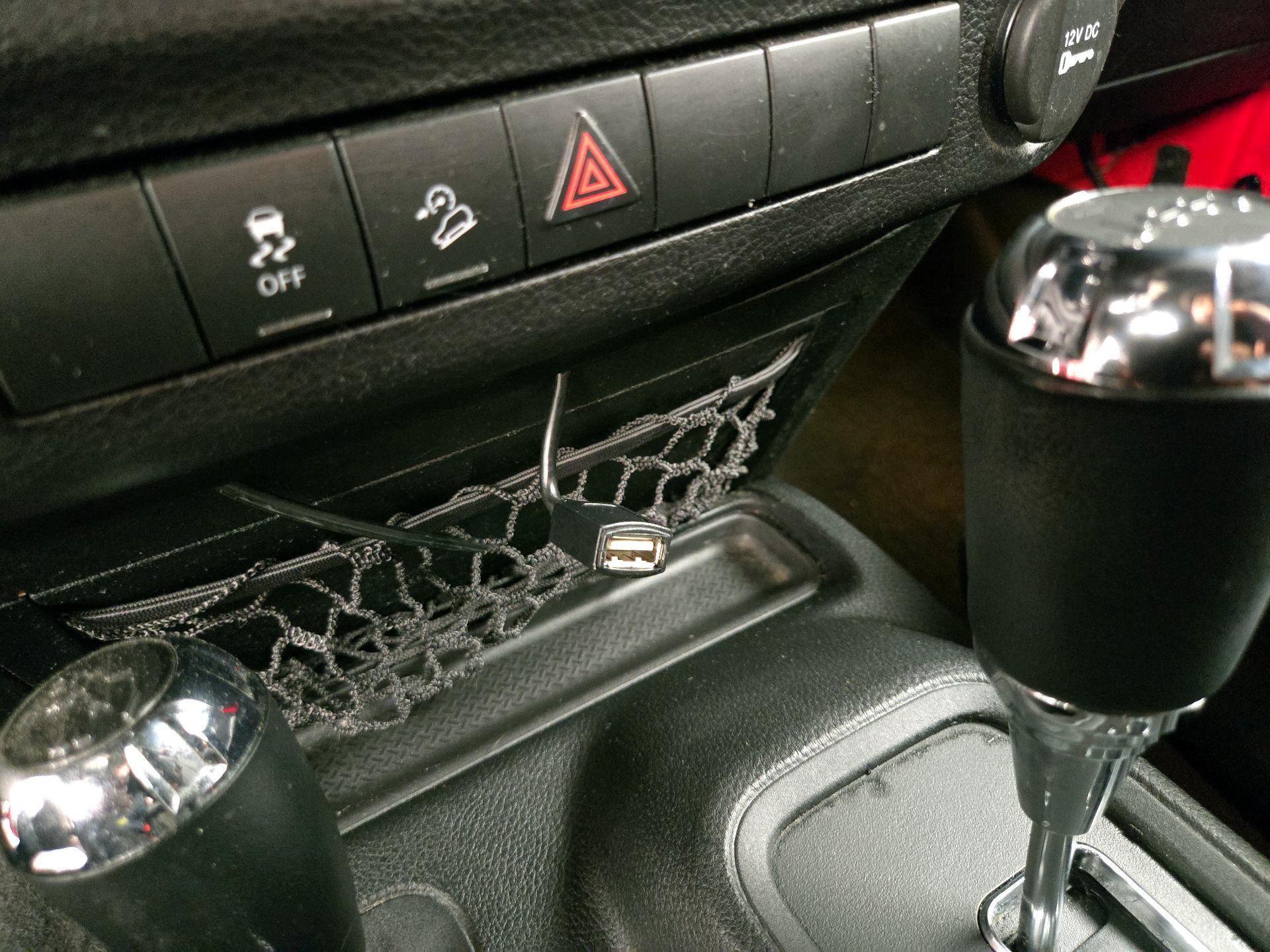 Thumbnail: 2015 Jeep Wrangler - 16