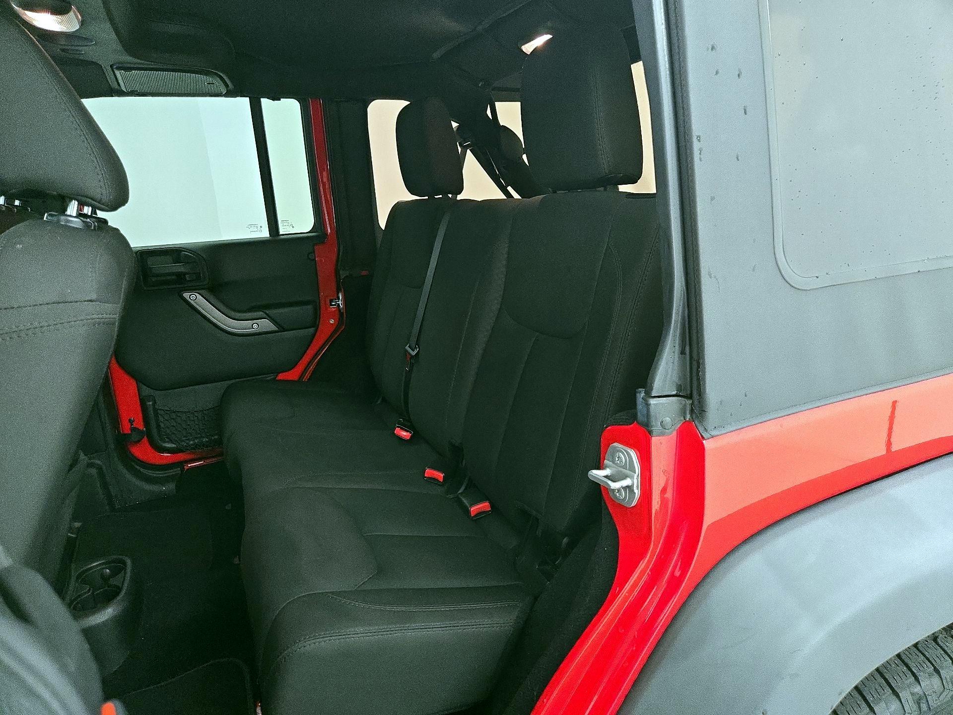 Thumbnail: 2015 Jeep Wrangler - 17