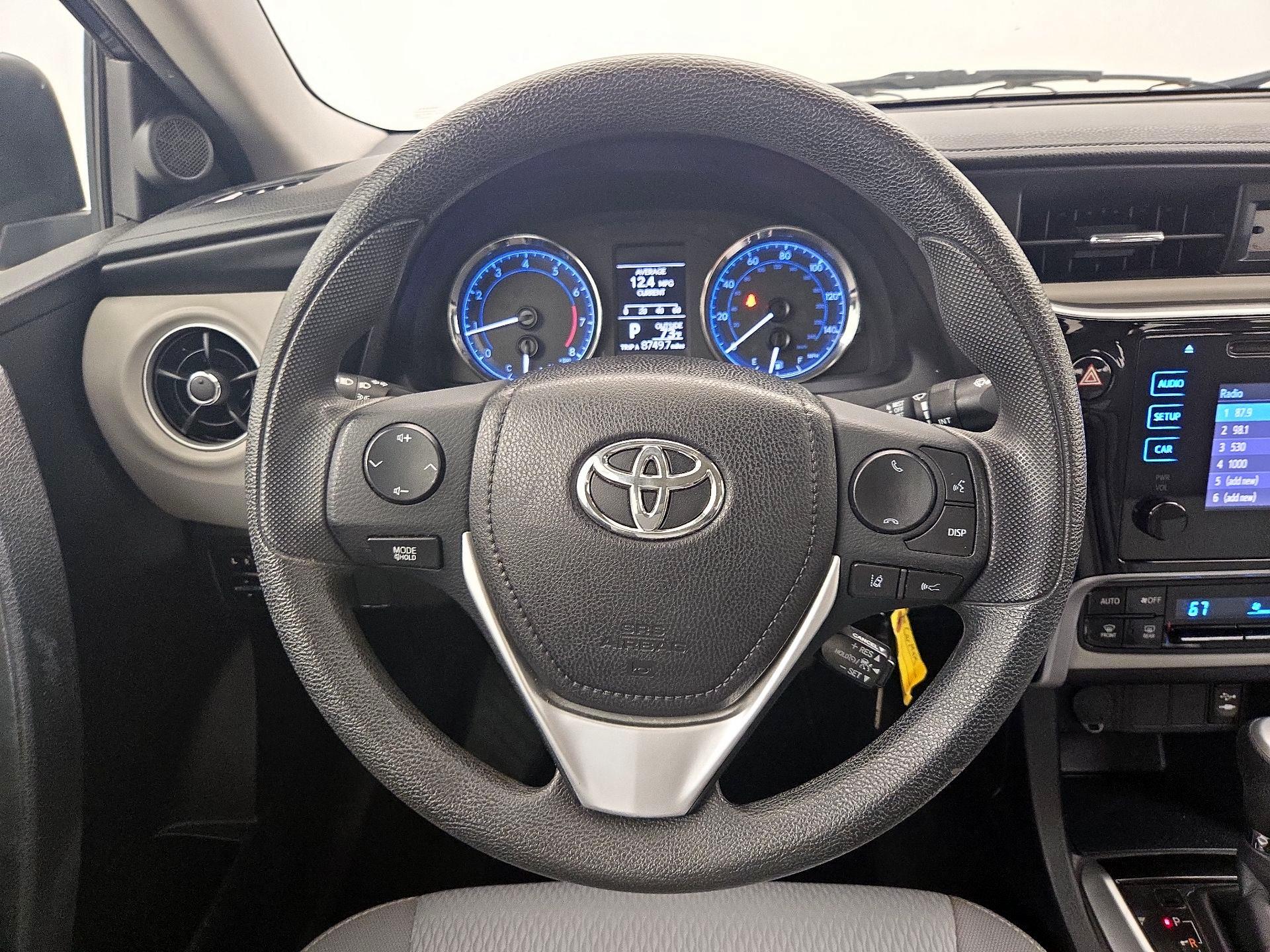 Thumbnail: 2017 Toyota Corolla - 10
