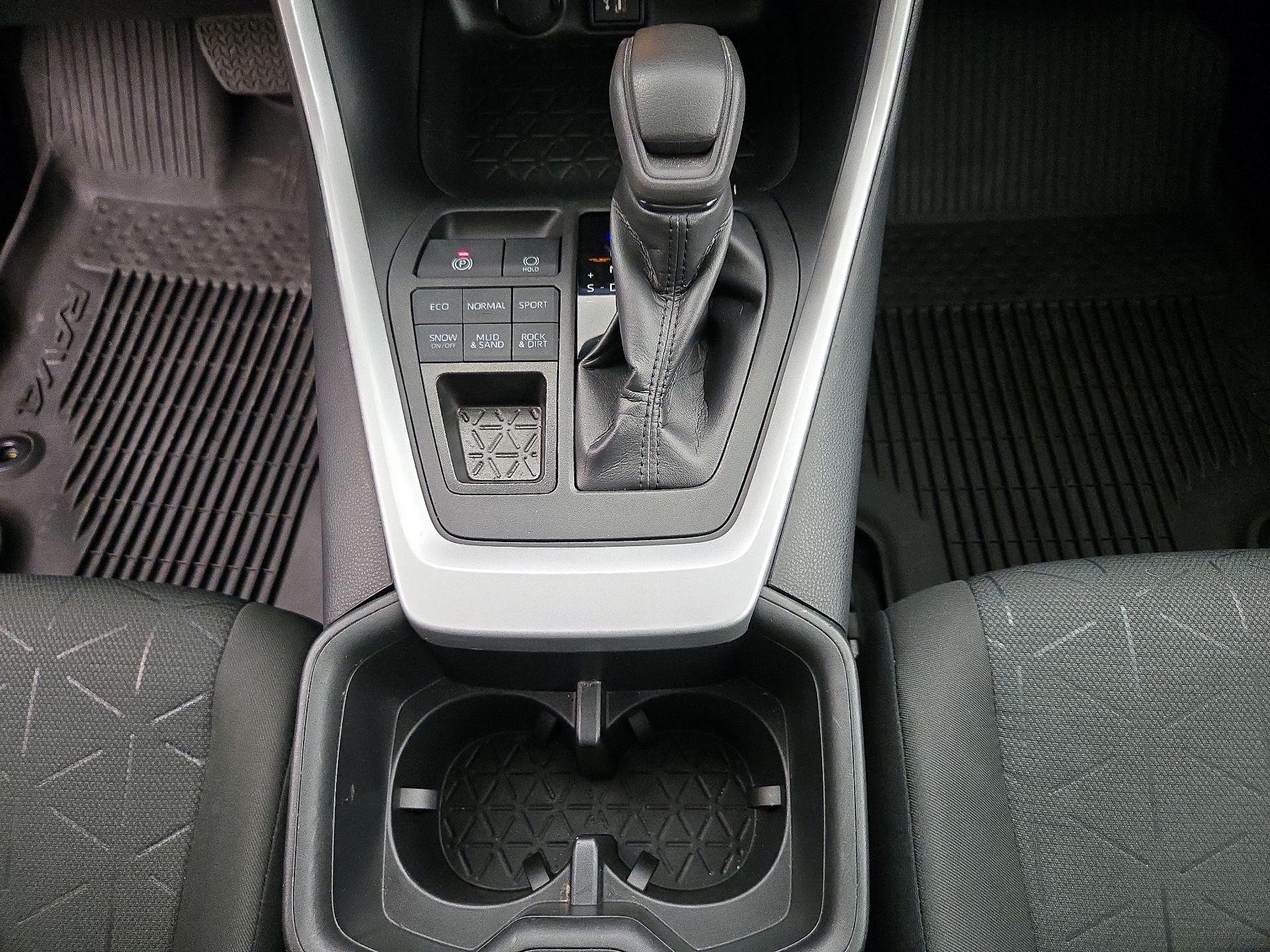 Thumbnail: 2023 Toyota RAV4 - 17